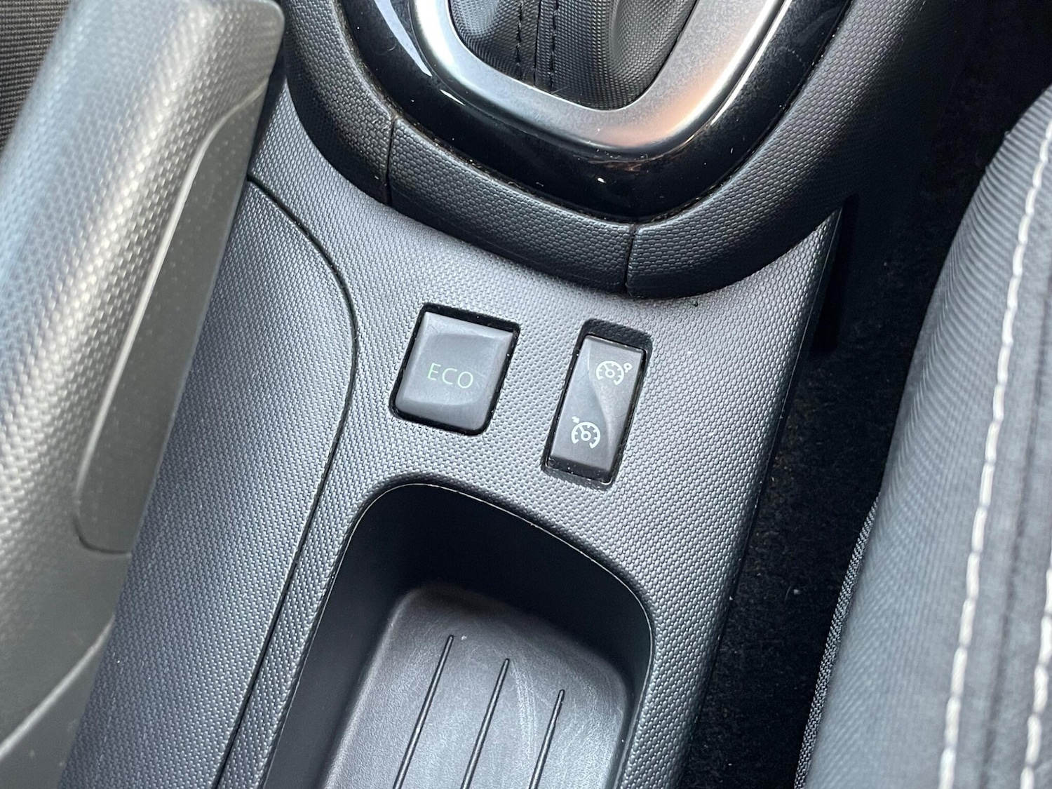 Used Renault Clio 2015 for sale - 77424593: Photo 46