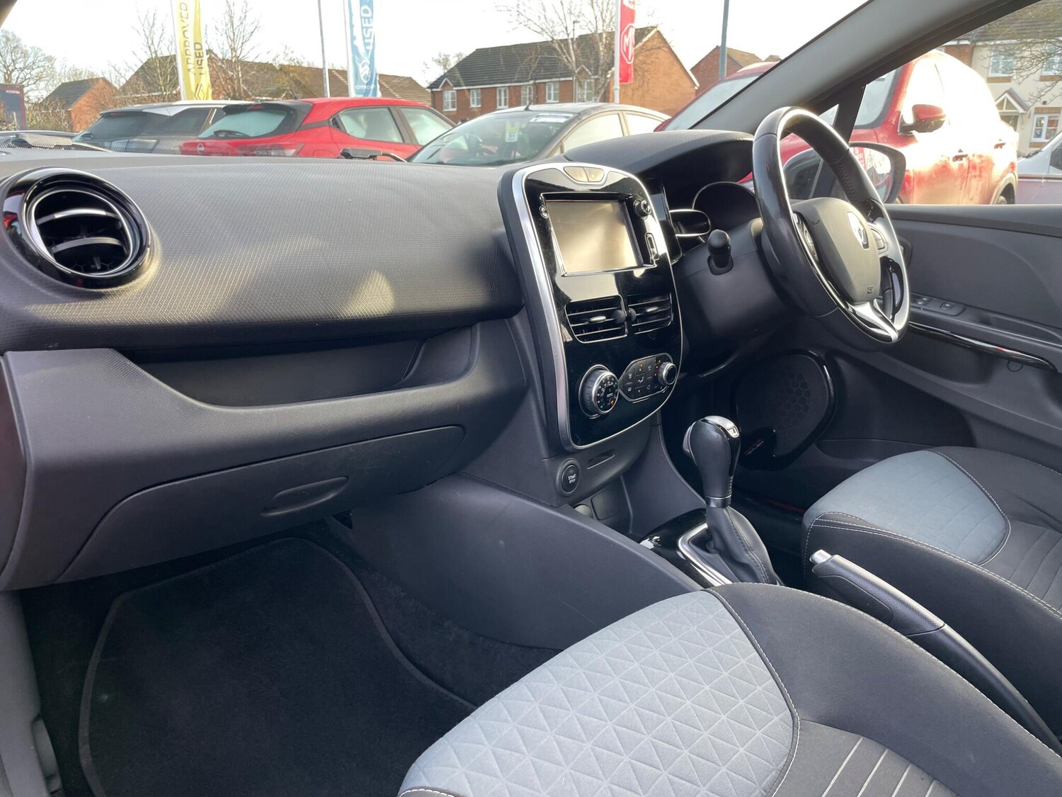 Used Renault Clio 2015 for sale - 77424593: Photo 48