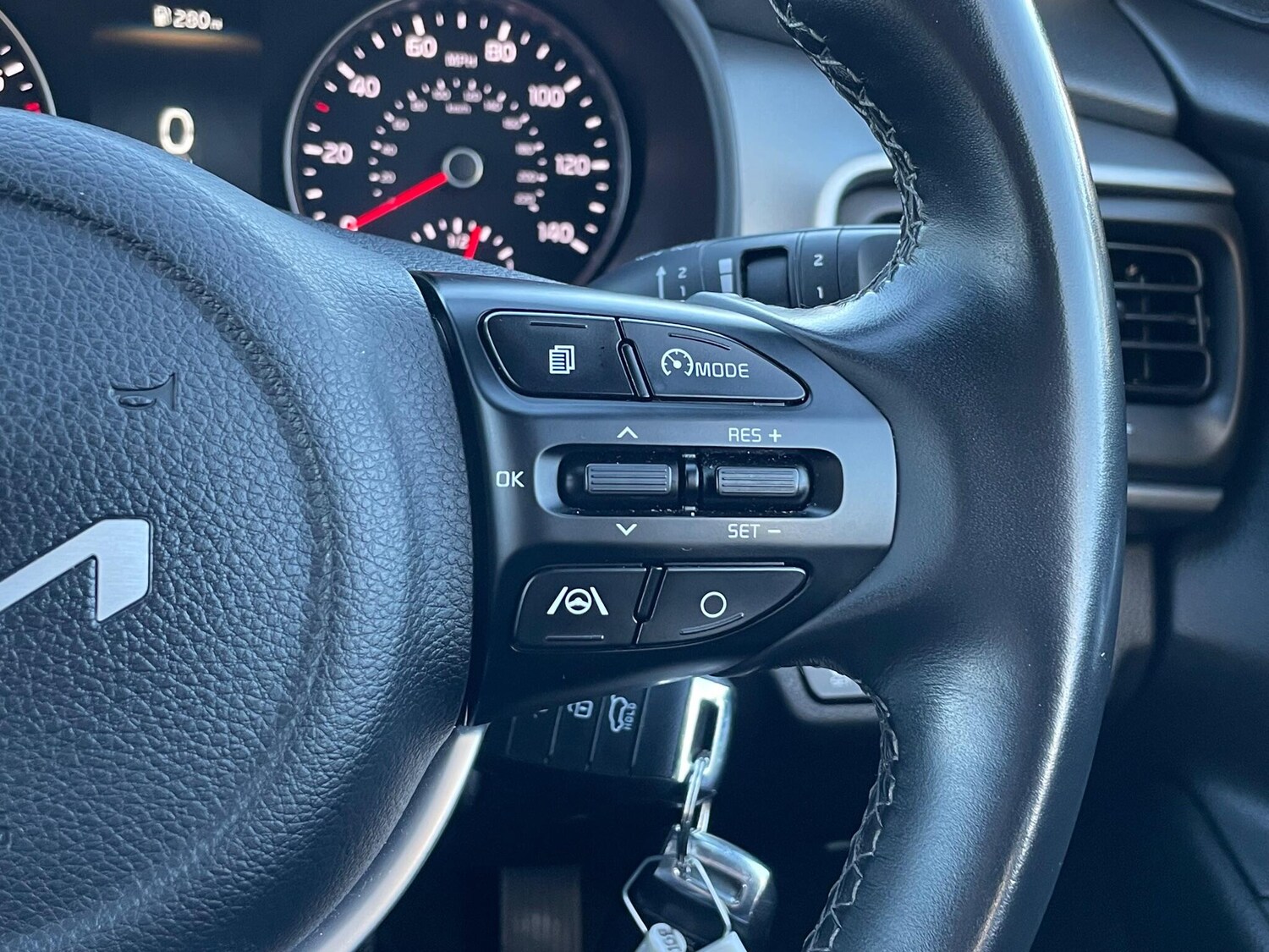 Used Kia Stonic 2022 for sale - 76592737: Photo 39