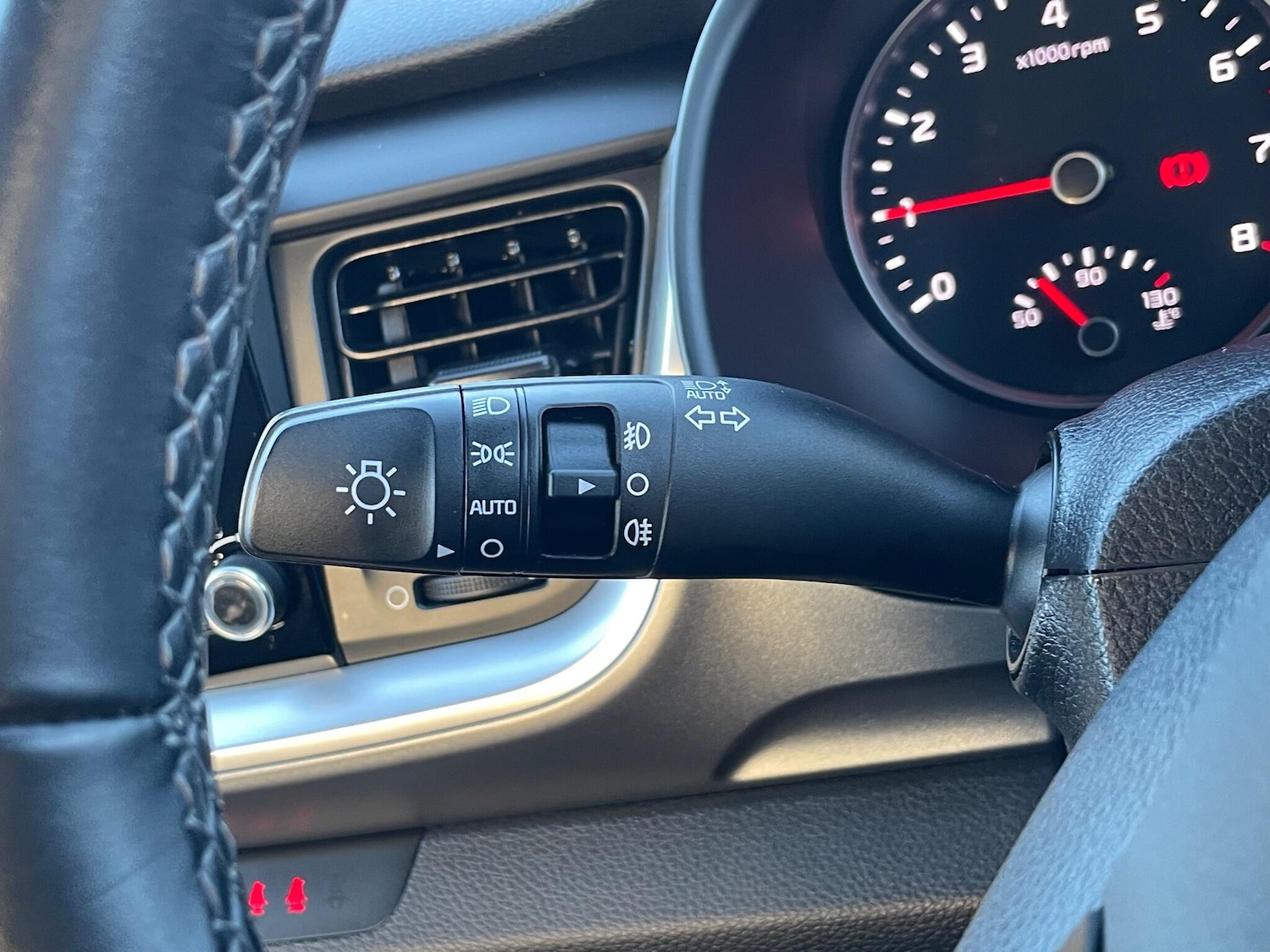 Used Kia Stonic 2022 for sale - 76592737: Photo 40