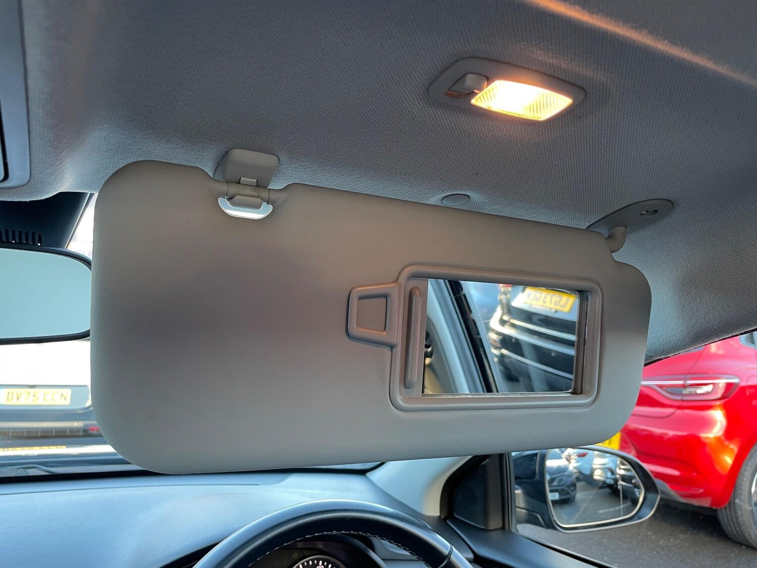 Used Kia Stonic 2022 for sale - 76592737: Photo 52