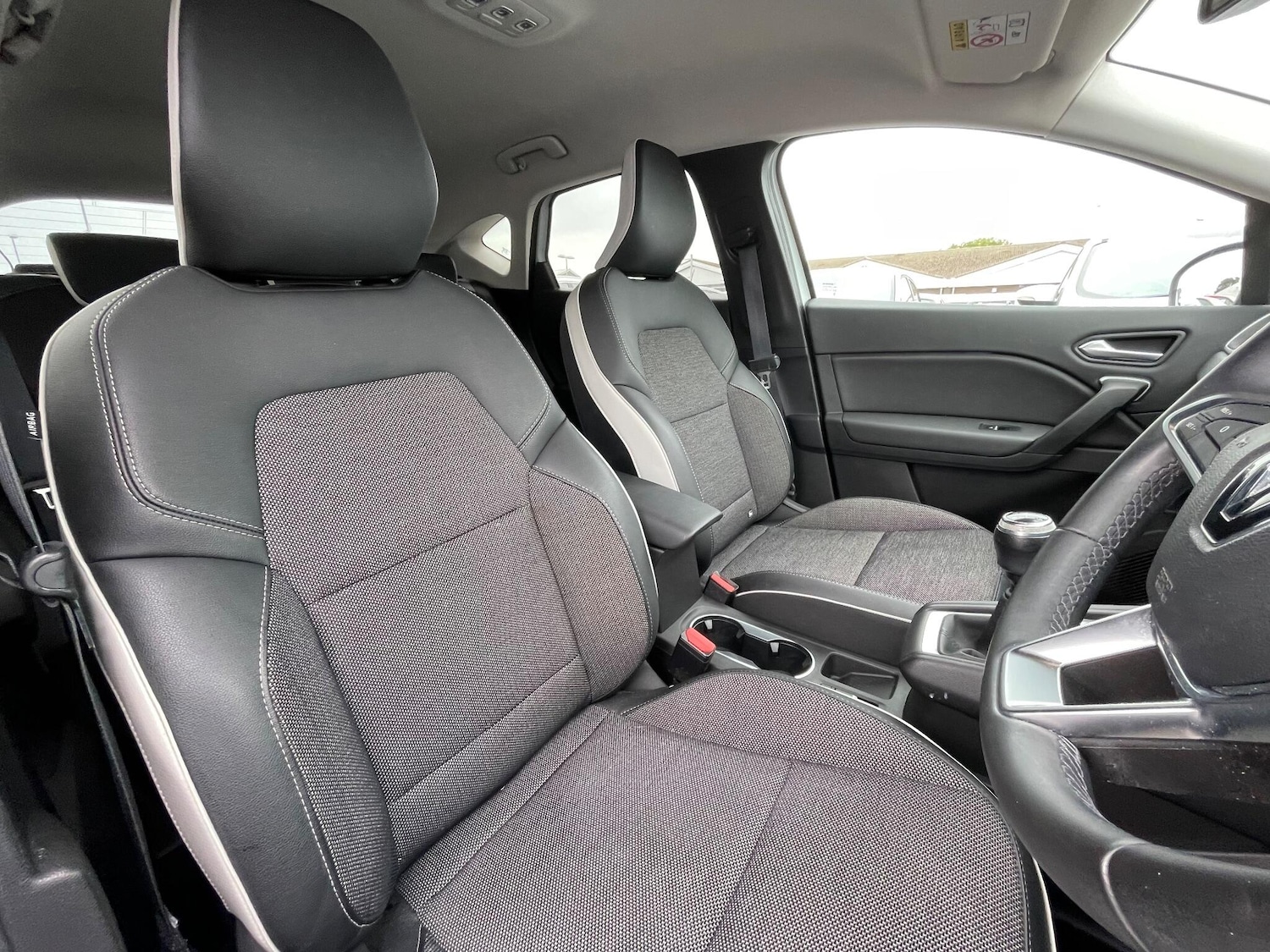 Used Renault Captur 2021 for sale - 75728907: Photo 37