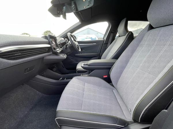 Used Renault Megane E Tech 2023 for sale - 76270904: Photo 61