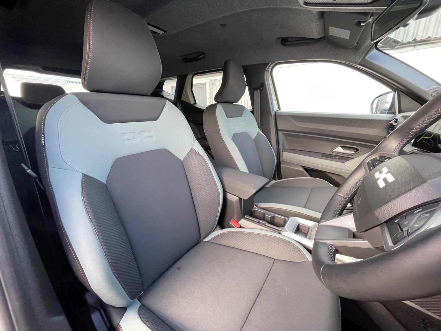 Used Dacia Duster 2025 for sale - 77574963: Photo 35