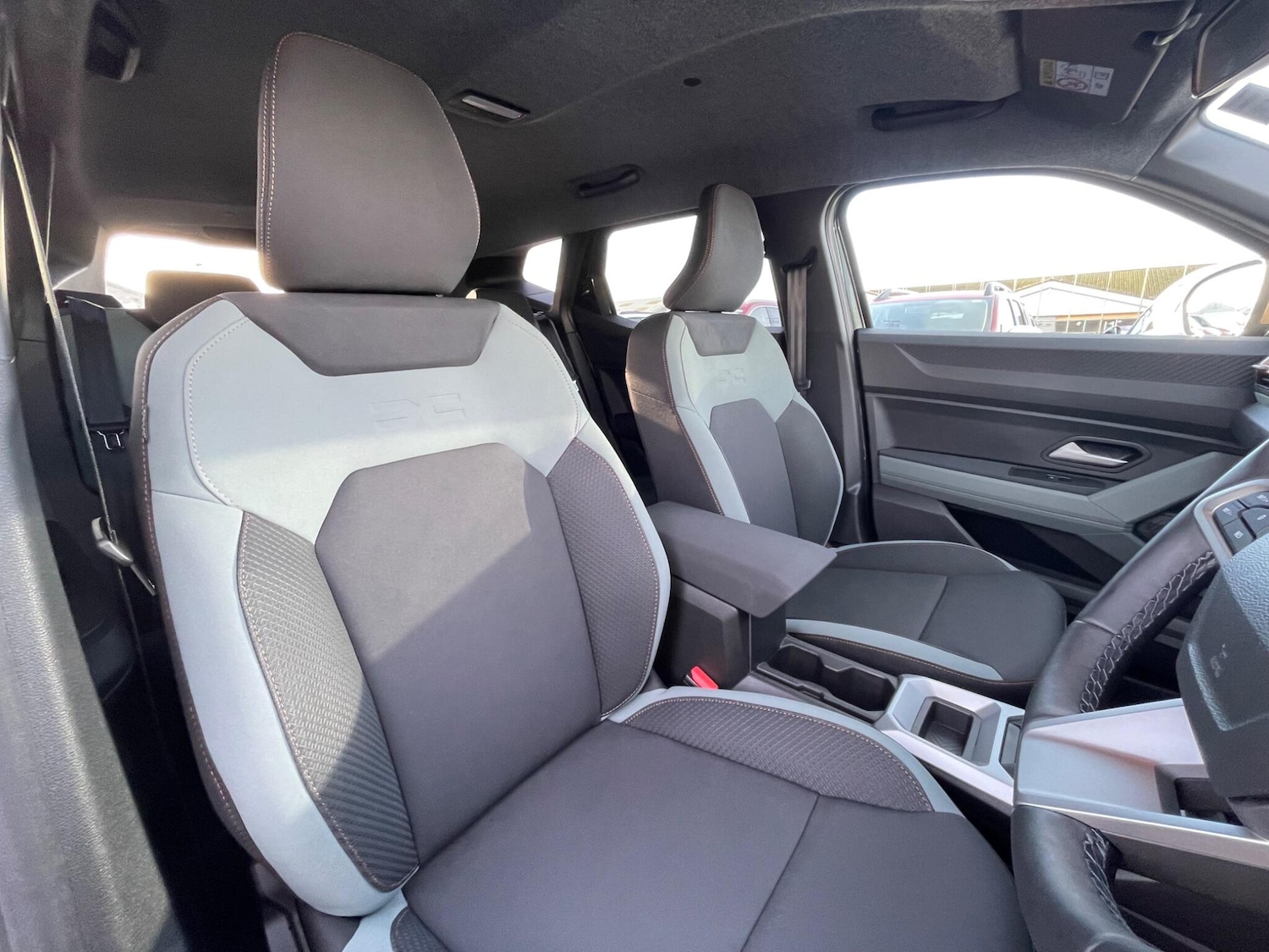 Used Dacia Duster 2025 for sale - 77345317: Photo 36