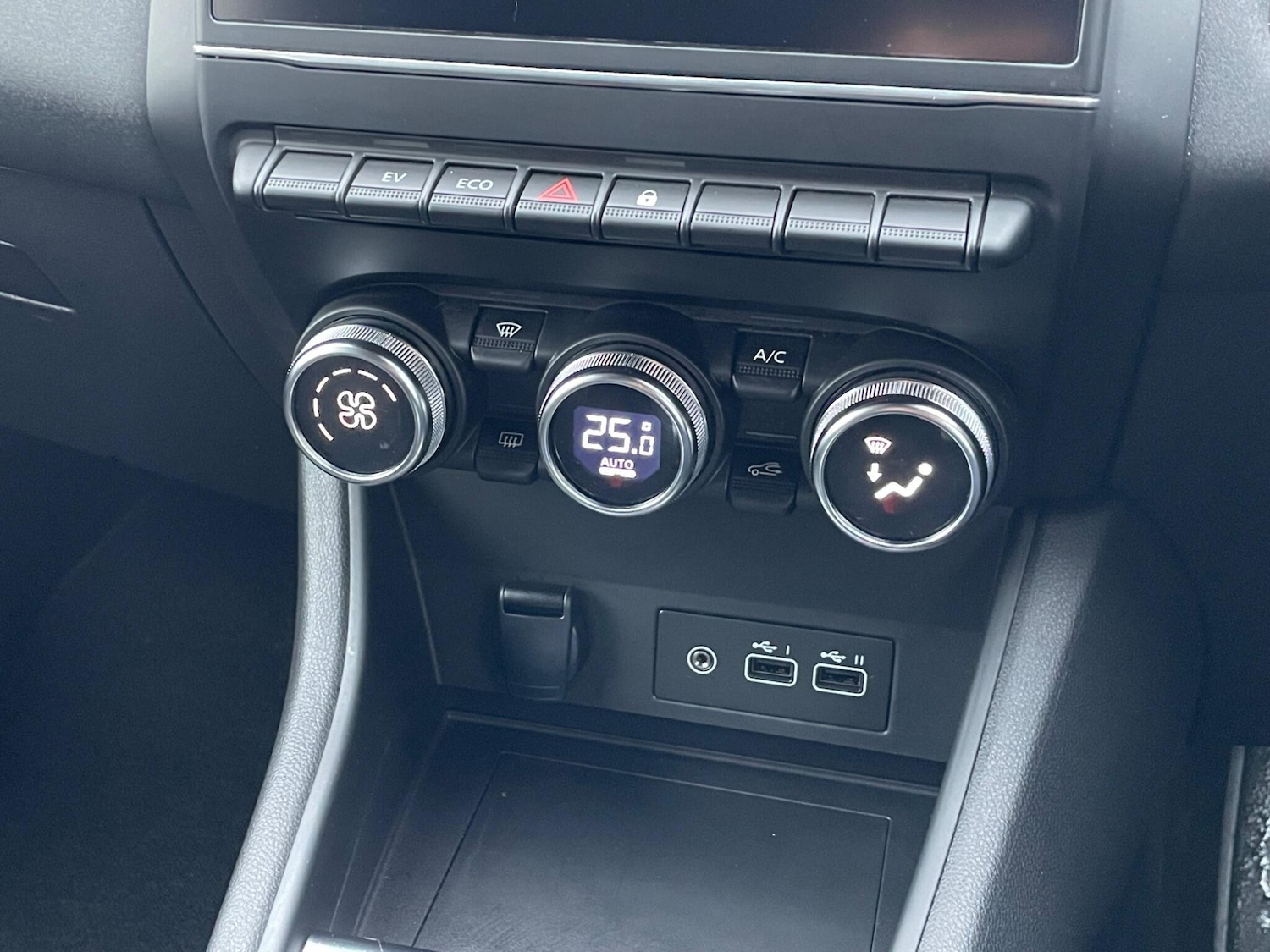 Used Renault Captur 2023 for sale - 77538070: Photo 50