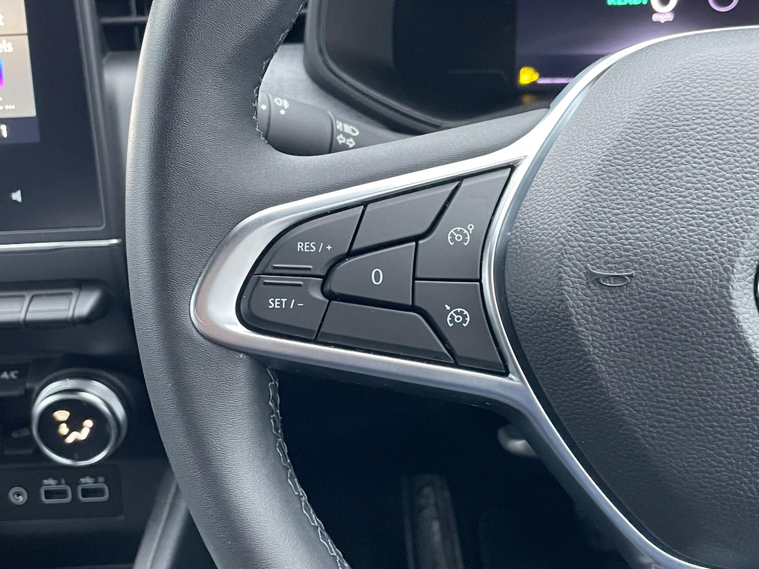 Used Renault Clio 2023 for sale - 77291691: Photo 39