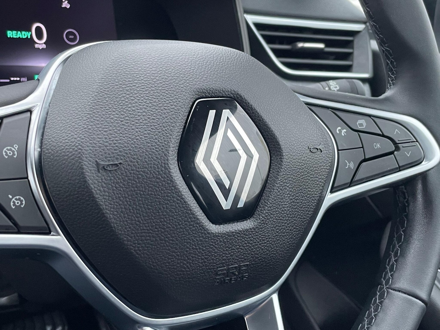 Used Renault Clio 2023 for sale - 77291691: Photo 40