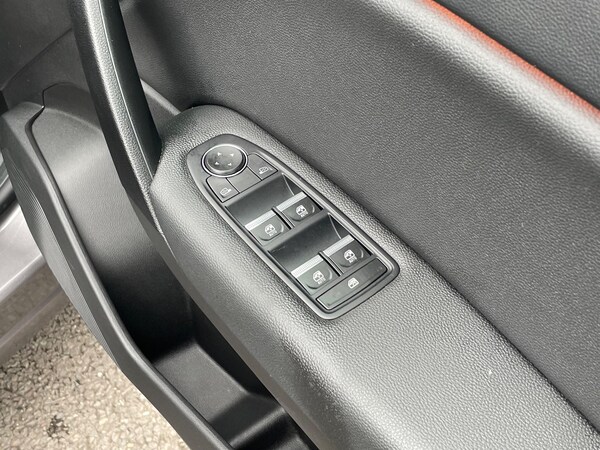 Used Renault Captur 2023 for sale - 76094601: Photo 36