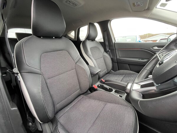 Used Renault Captur 2023 for sale - 76094601: Photo 37