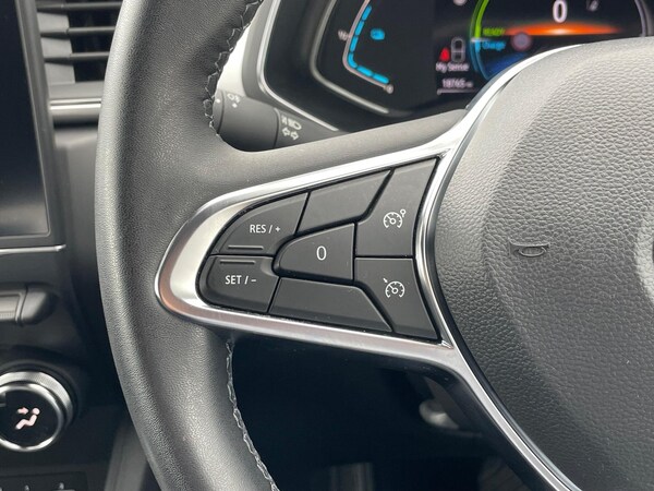 Used Renault Captur 2023 for sale - 76094601: Photo 41
