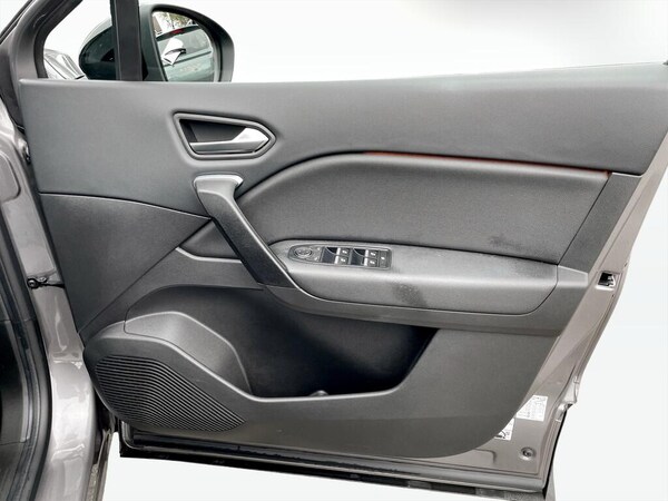 Used Renault Captur 2023 for sale - 76094601: Photo 8