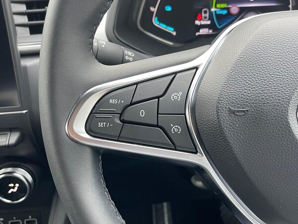 Used Renault Captur 2023 for sale - 75678277: Photo 42