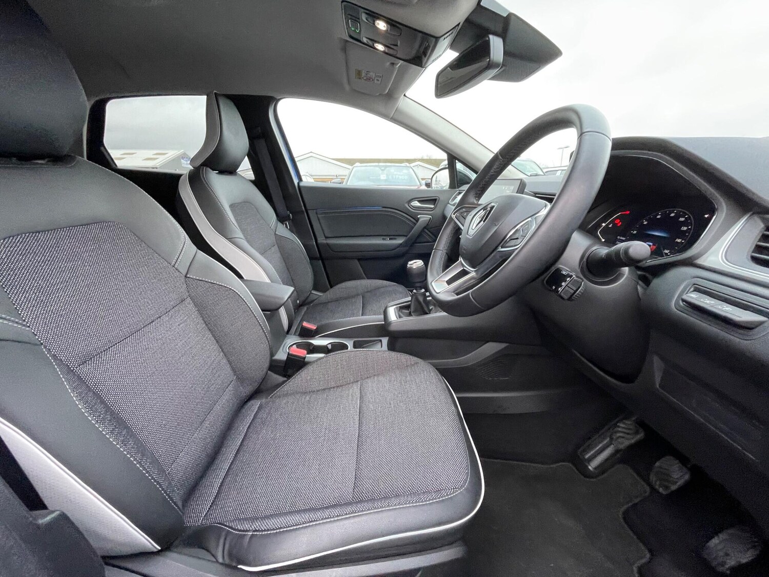 Used Renault Captur 2024 for sale - 77049675: Photo 39