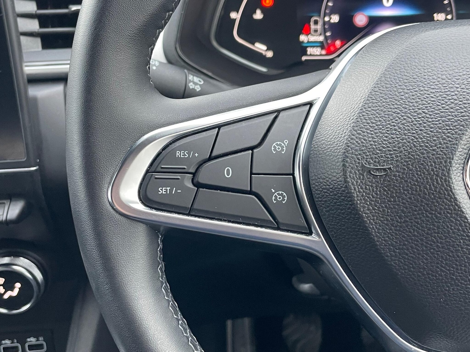 Used Renault Captur 2024 for sale - 77049675: Photo 42