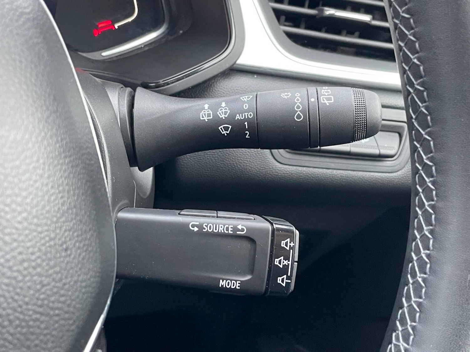 Used Renault Captur 2024 for sale - 77049675: Photo 46