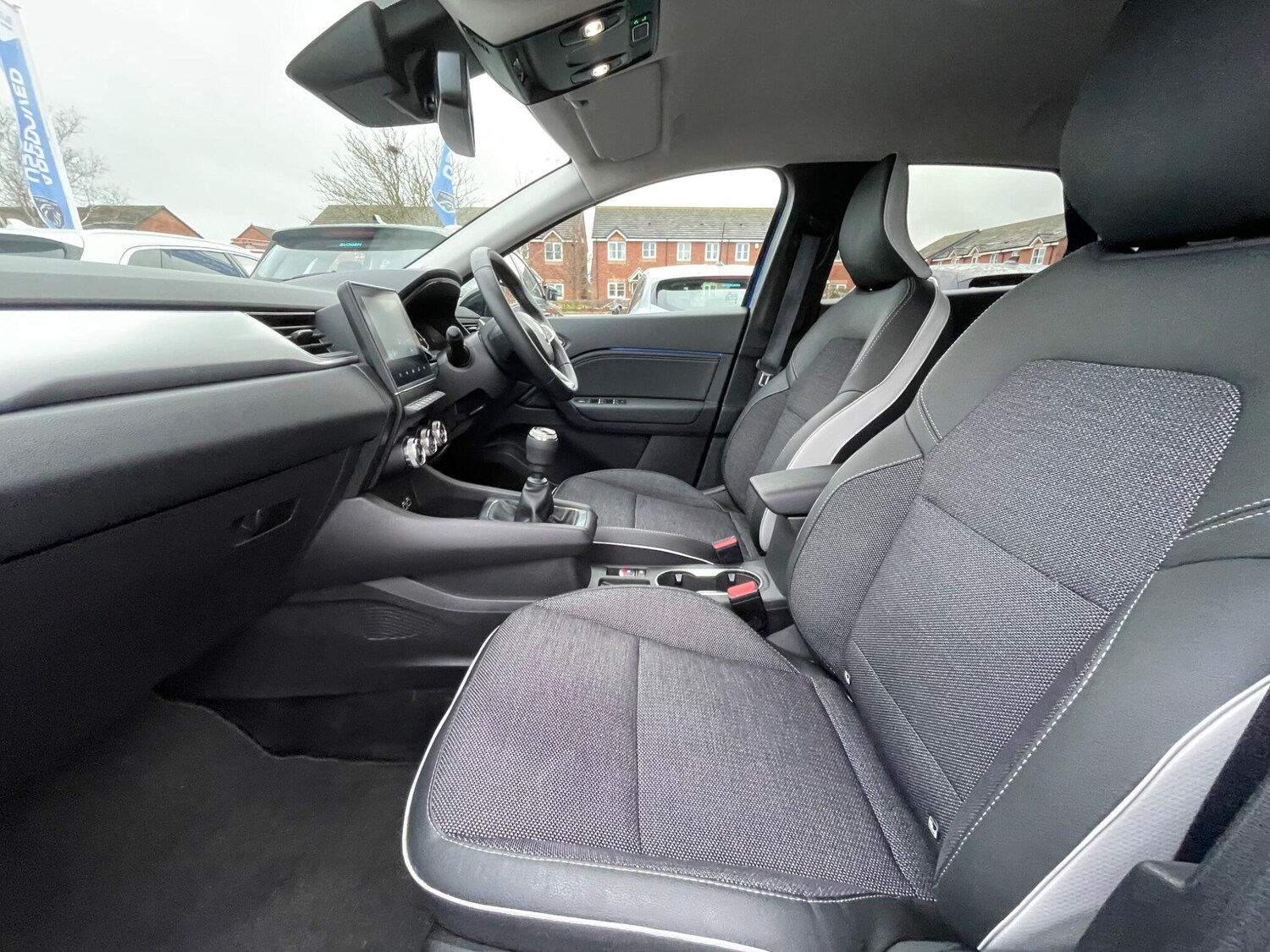 Used Renault Captur 2024 for sale - 77049675: Photo 60