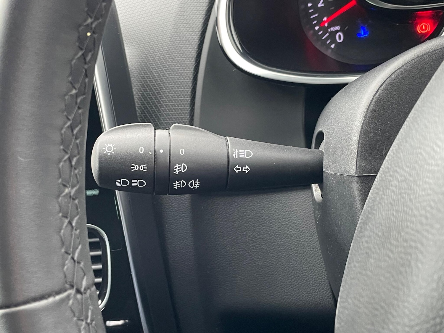 Used Renault Clio 2018 for sale - 77345586: Photo 41