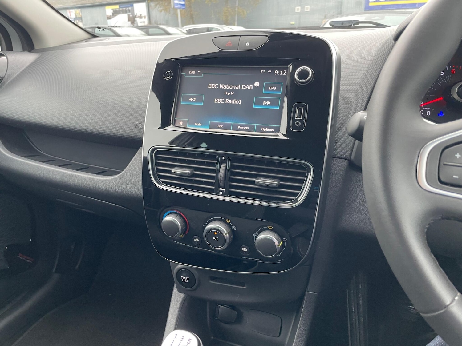 Used Renault Clio 2018 for sale - 77345586: Photo 43