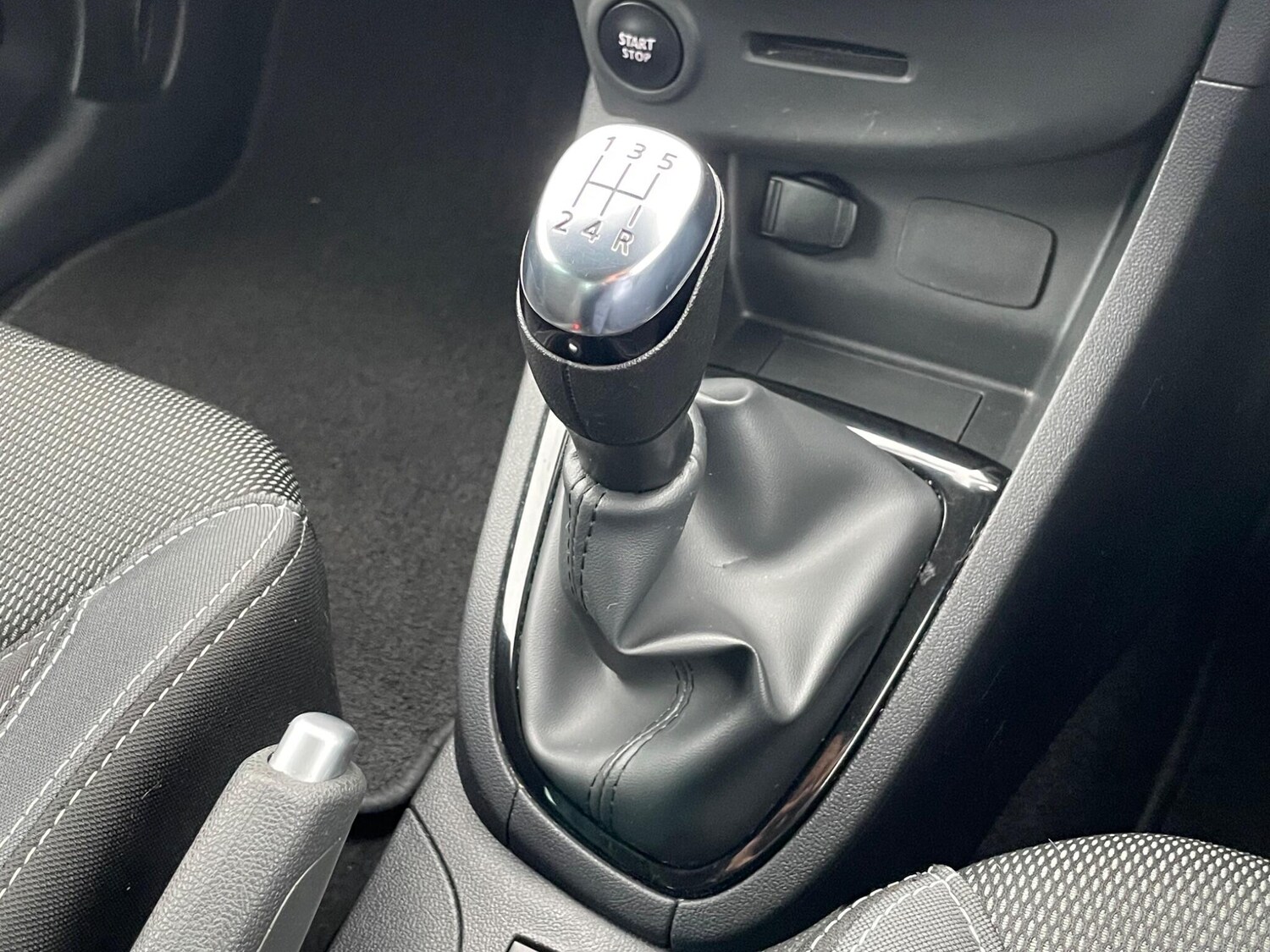 Used Renault Clio 2018 for sale - 77345586: Photo 49