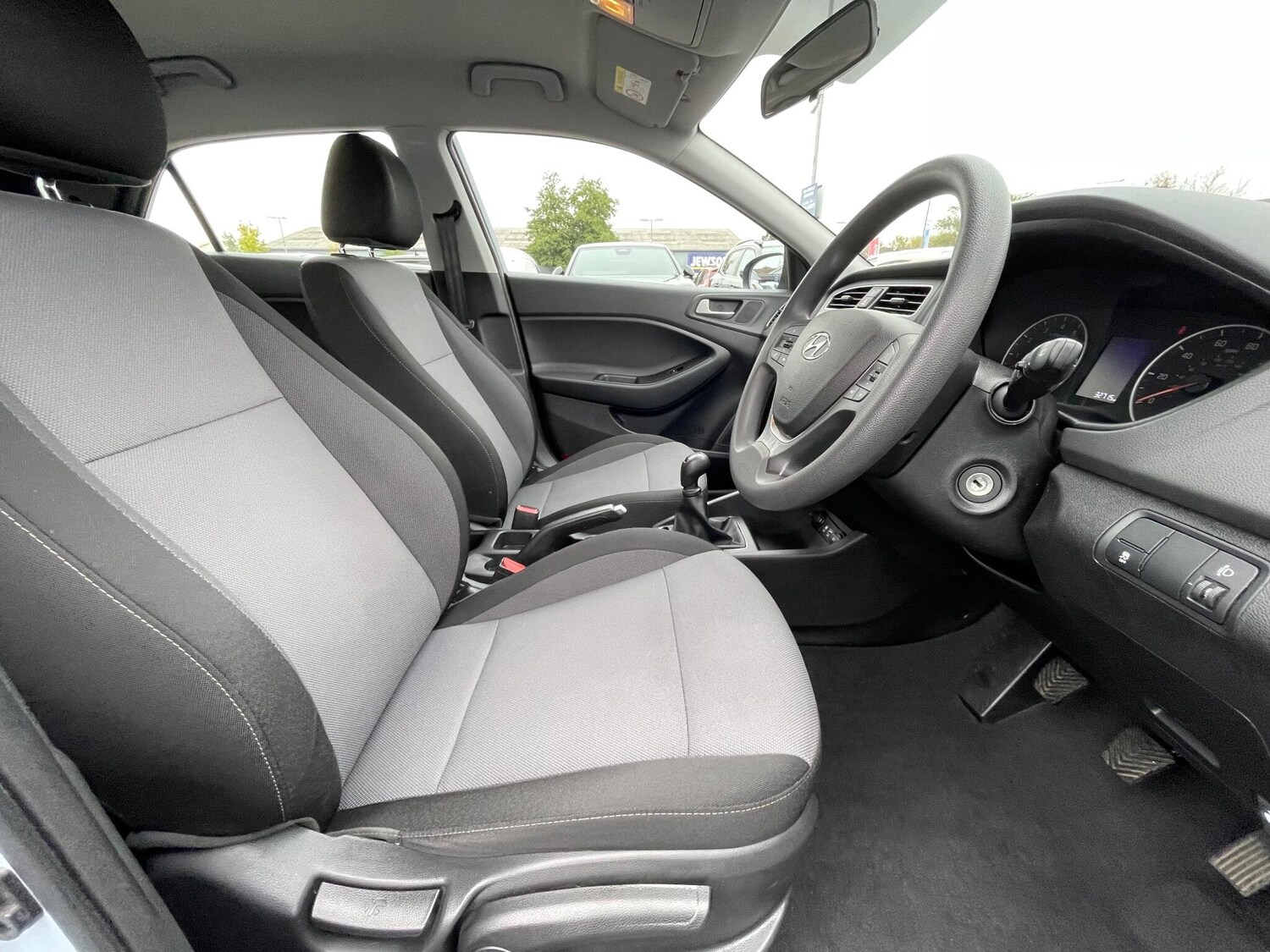 Used Hyundai i20 2018 for sale - 76175469: Photo 33