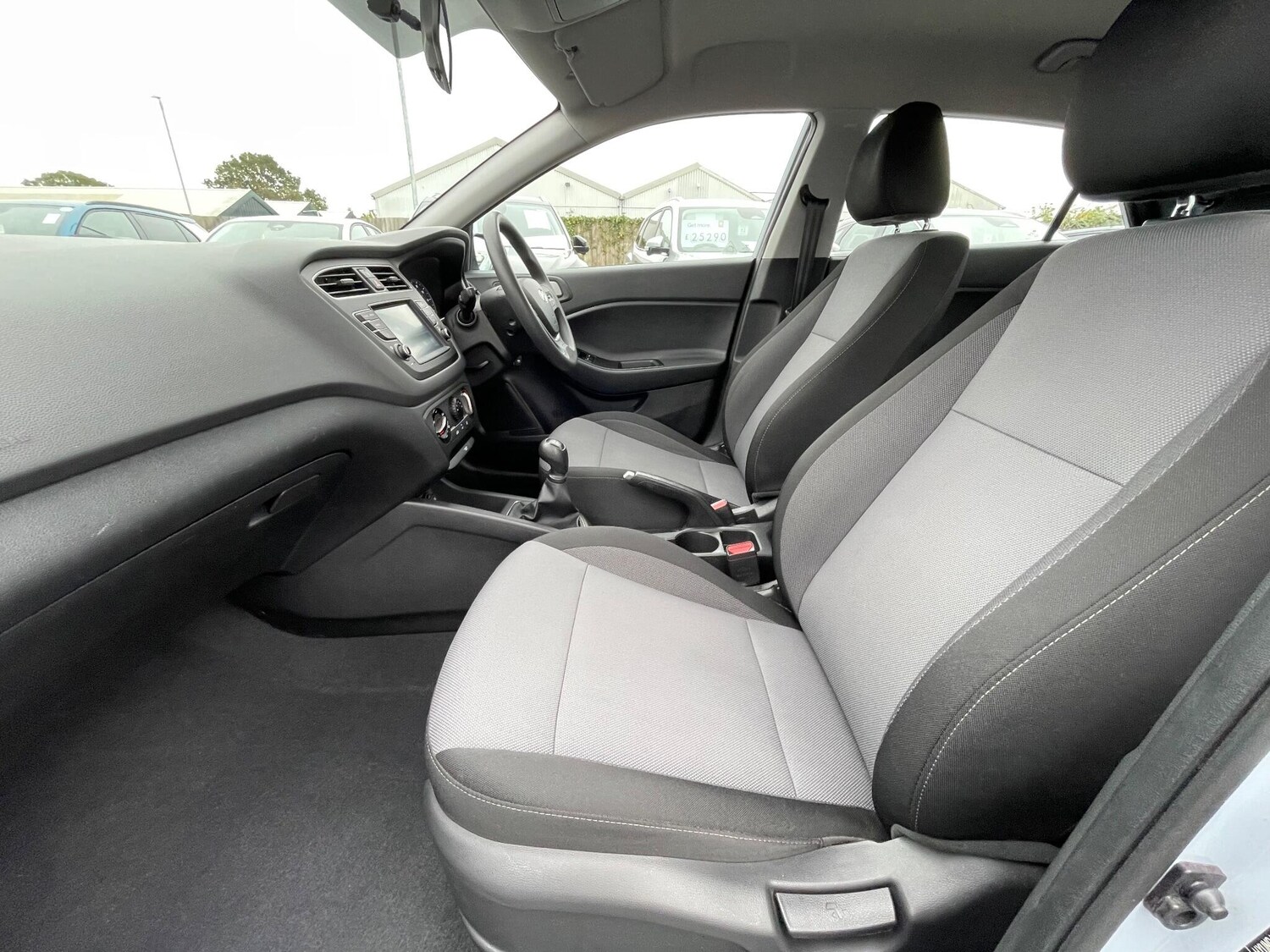 Used Hyundai i20 2018 for sale - 76175469: Photo 51