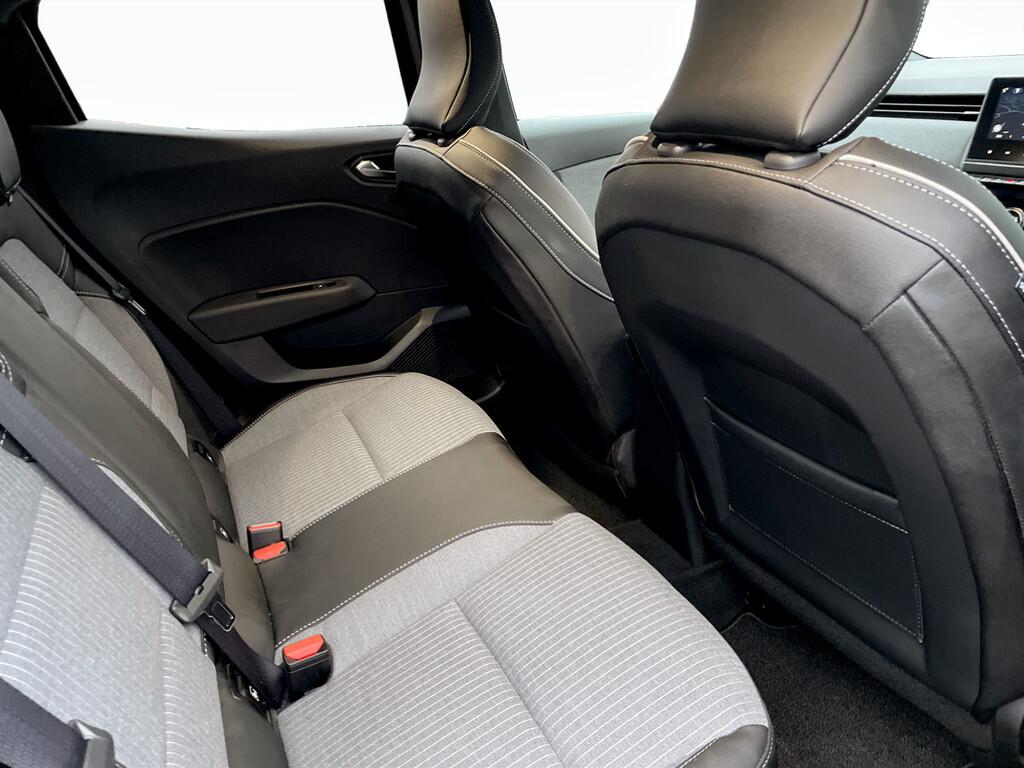 Used Renault Clio 2024 for sale - 76965632: Photo 17