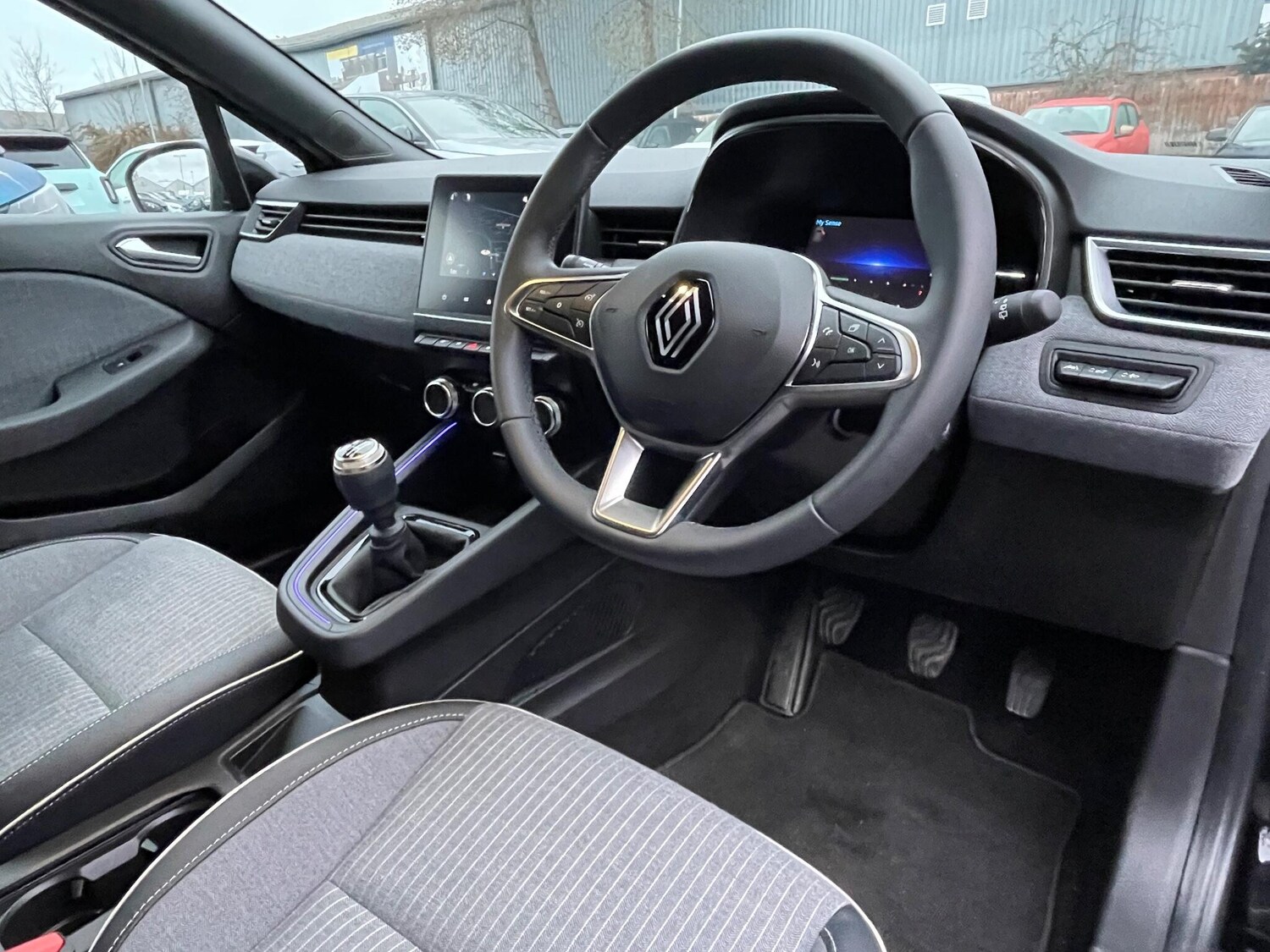 Used Renault Clio 2024 for sale - 76965632: Photo 39