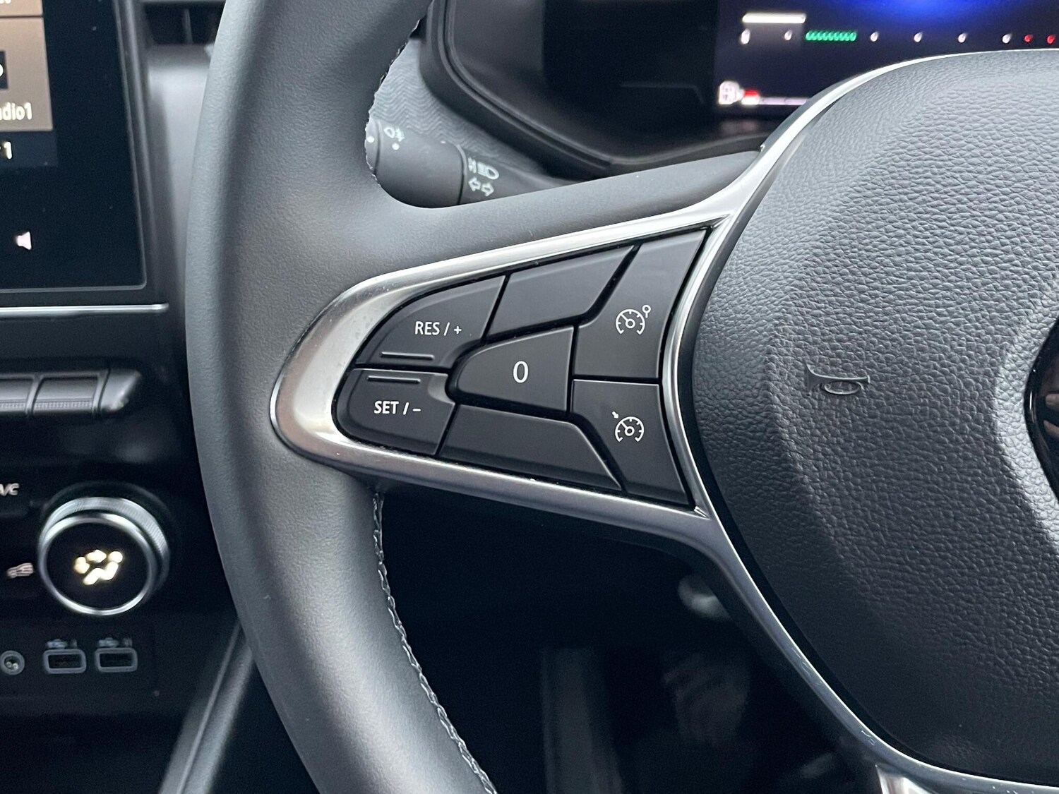 Used Renault Clio 2024 for sale - 76965632: Photo 41