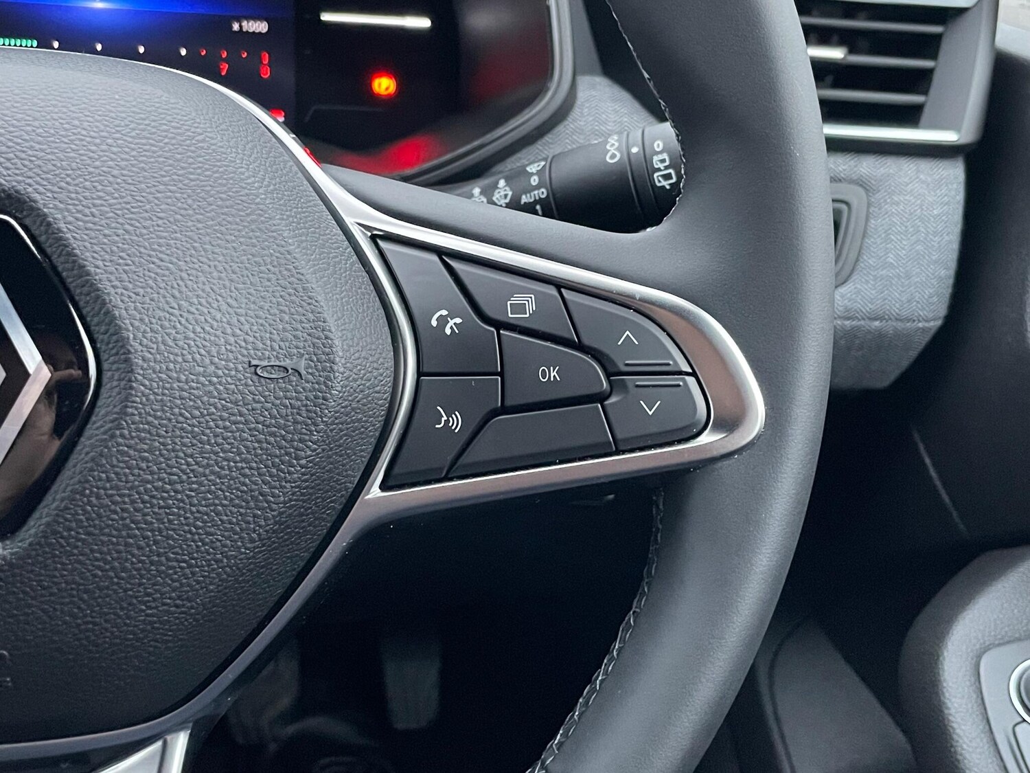 Used Renault Clio 2024 for sale - 76965632: Photo 43