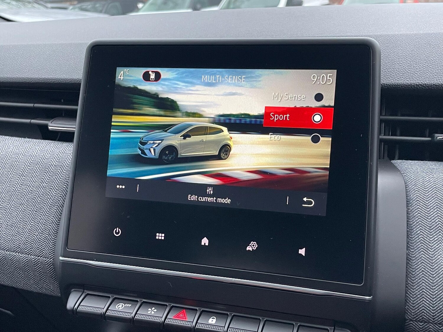 Used Renault Clio 2024 for sale - 76965632: Photo 54