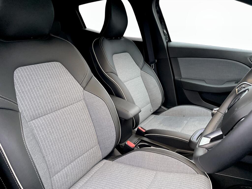 Used Renault Clio 2024 for sale - 76965632: Photo 9