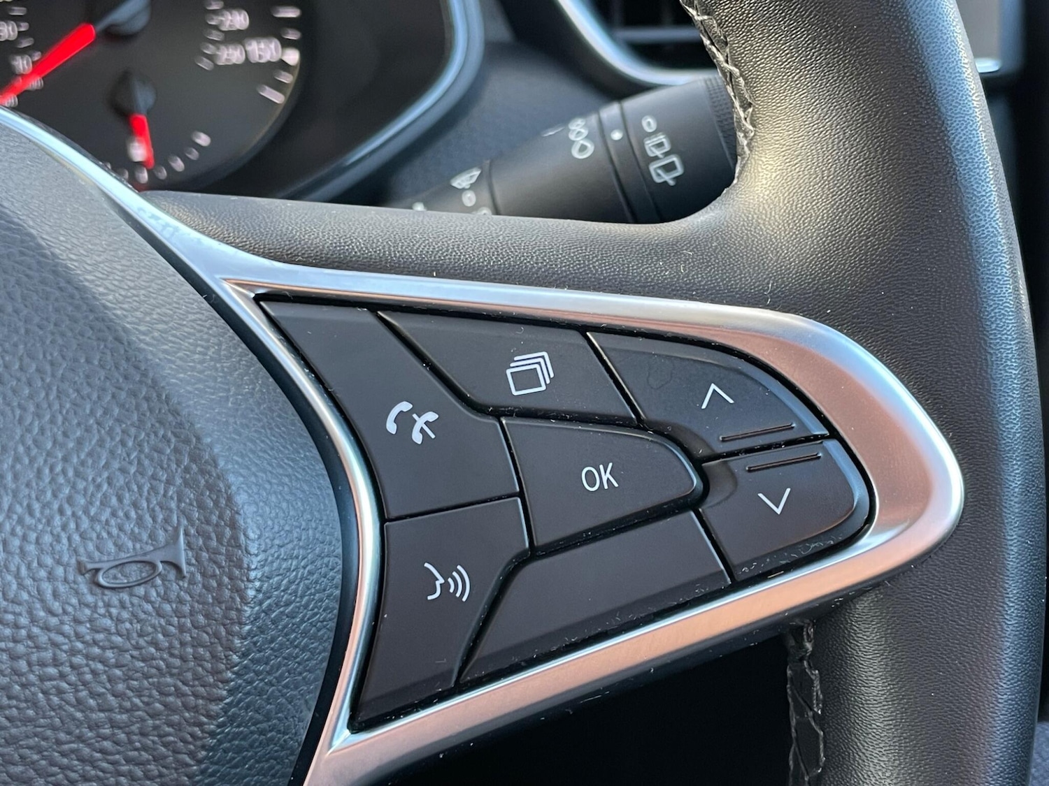 Used Renault Clio 2022 for sale - 76512348: Photo 39