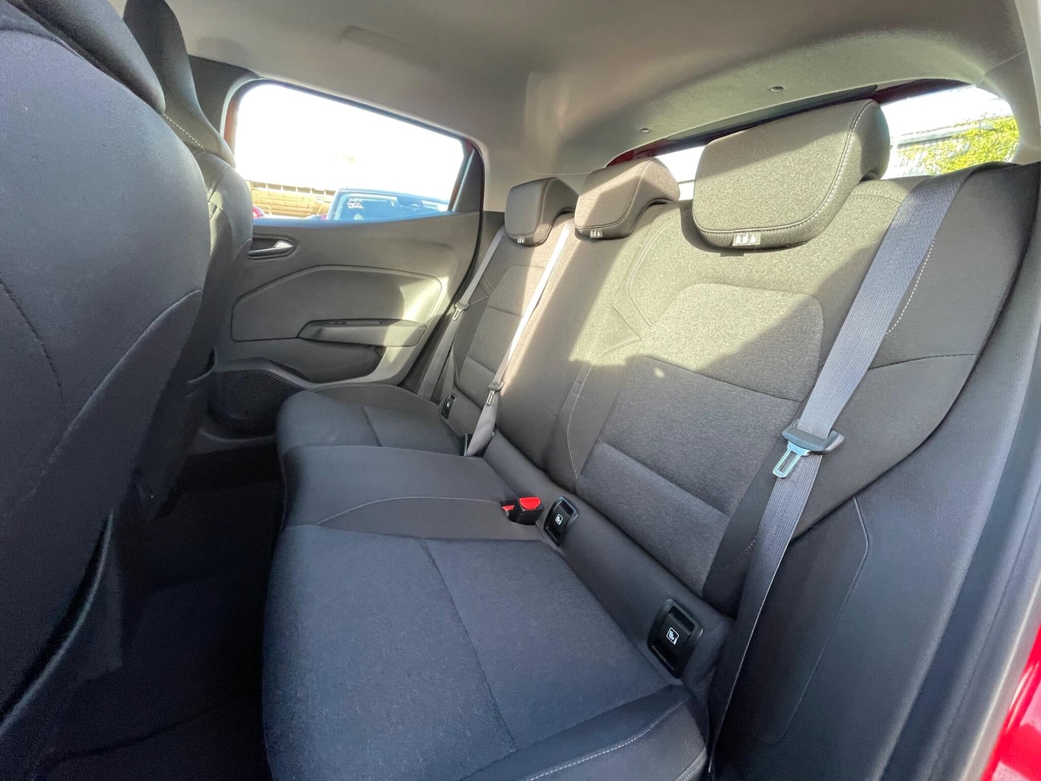 Used Renault Clio 2022 for sale - 76512348: Photo 55