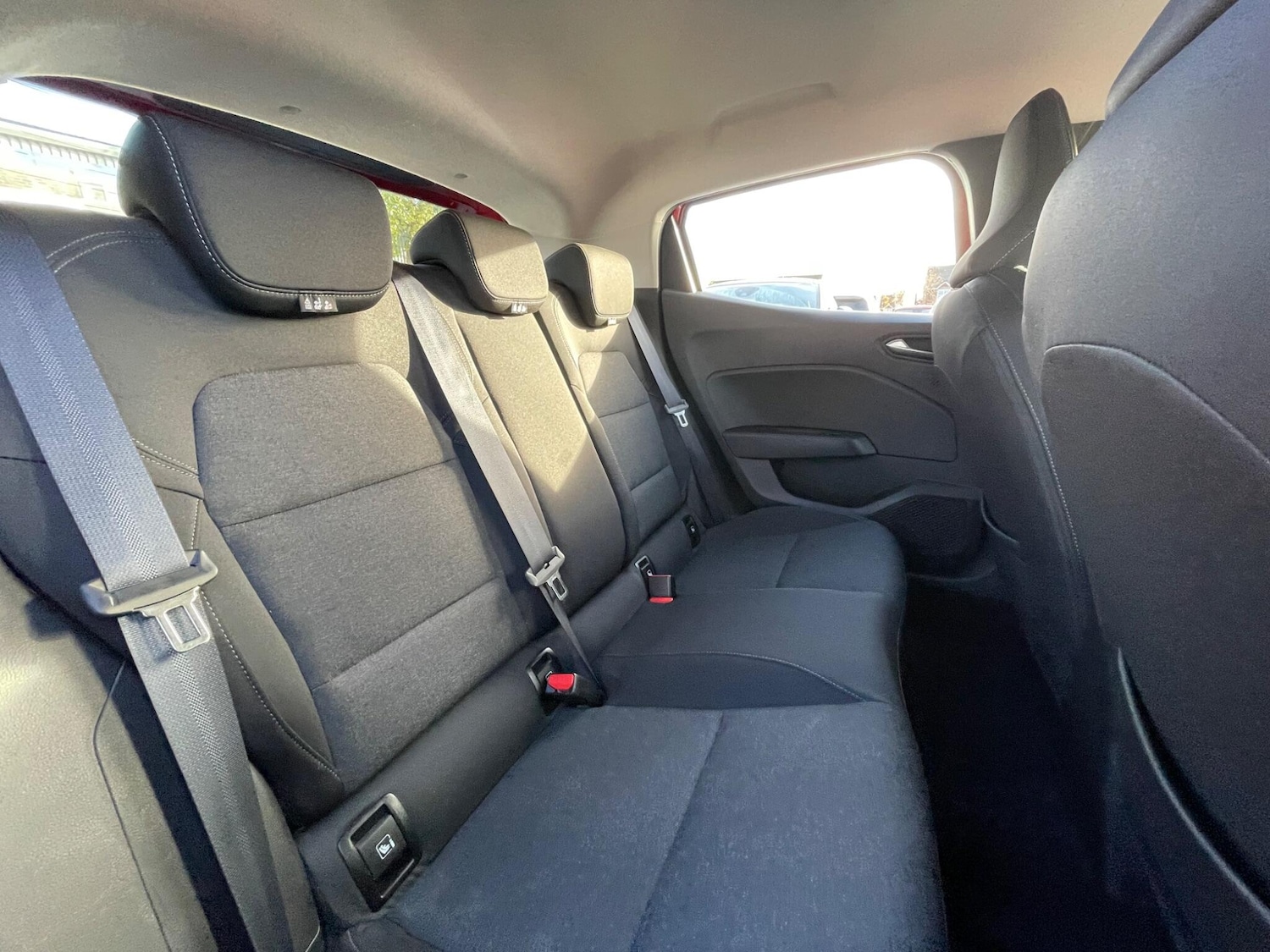 Used Renault Clio 2022 for sale - 76512348: Photo 59