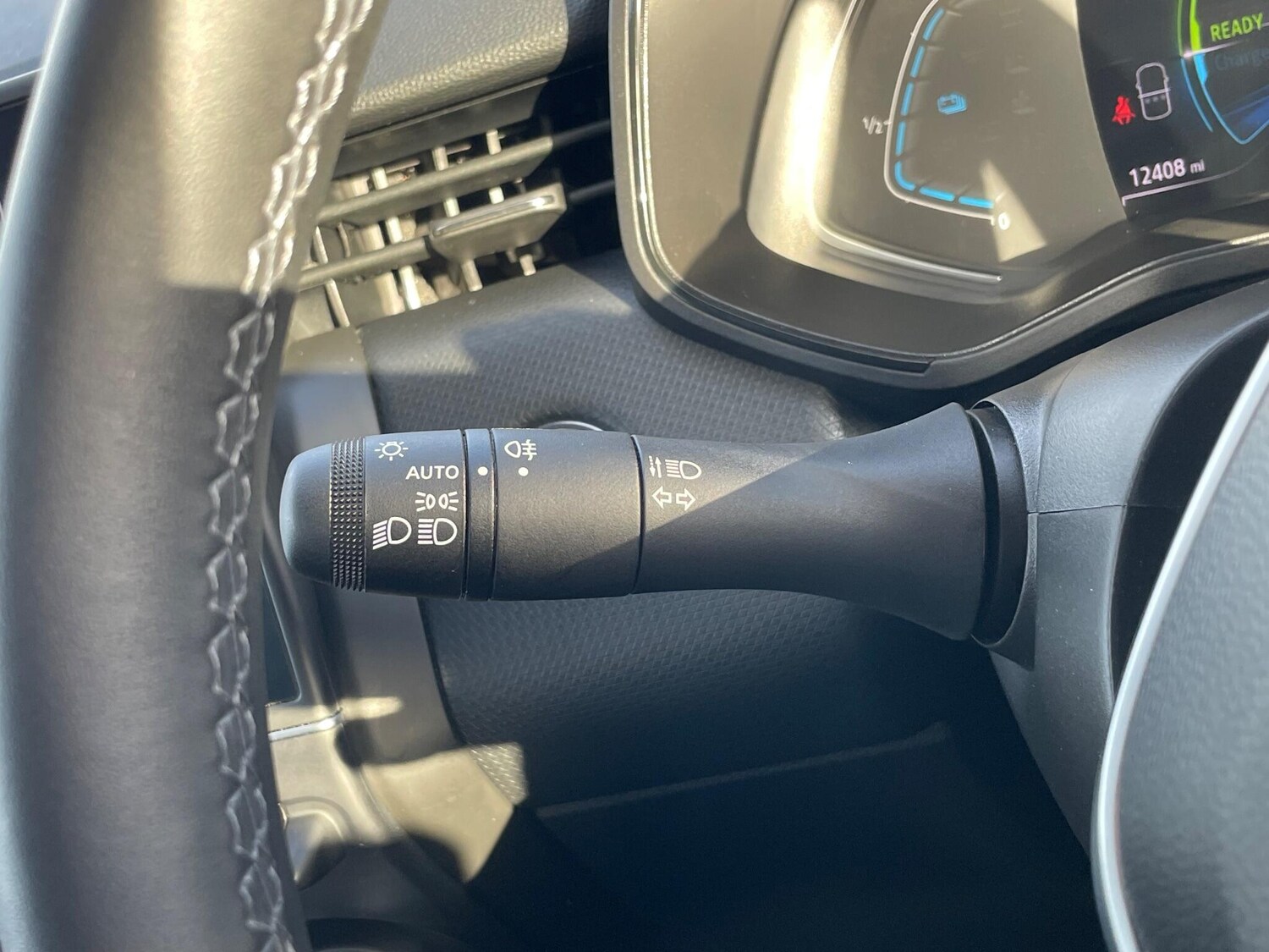 Used Renault Clio 2023 for sale - 76752698: Photo 42