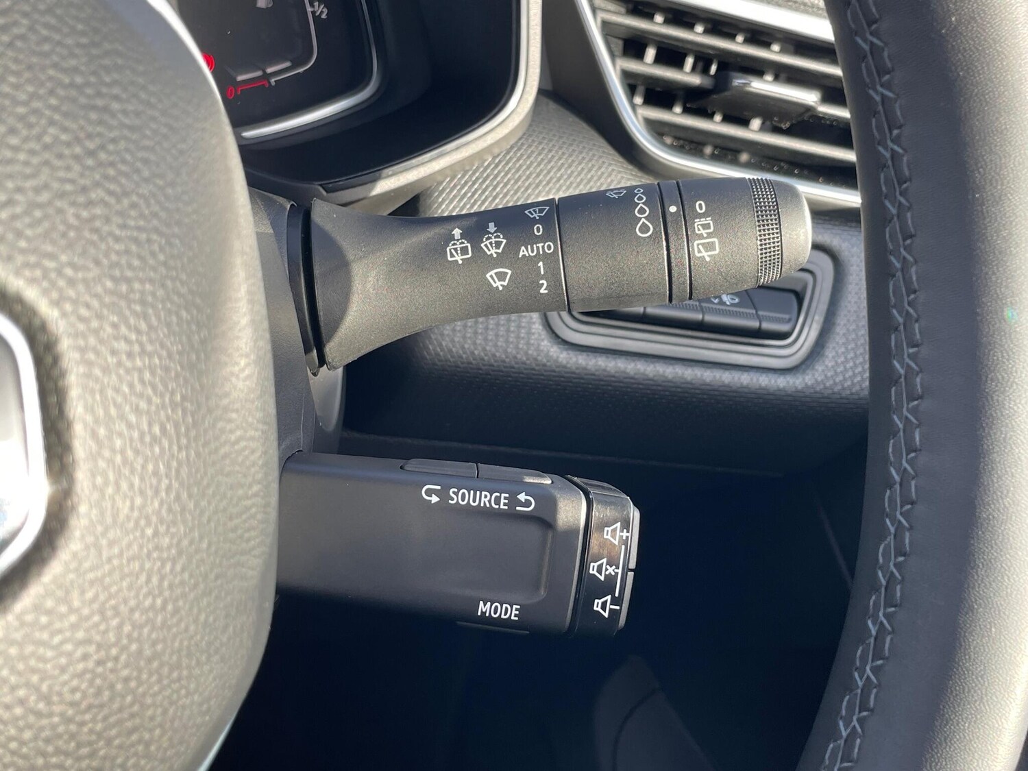 Used Renault Clio 2023 for sale - 76752698: Photo 43