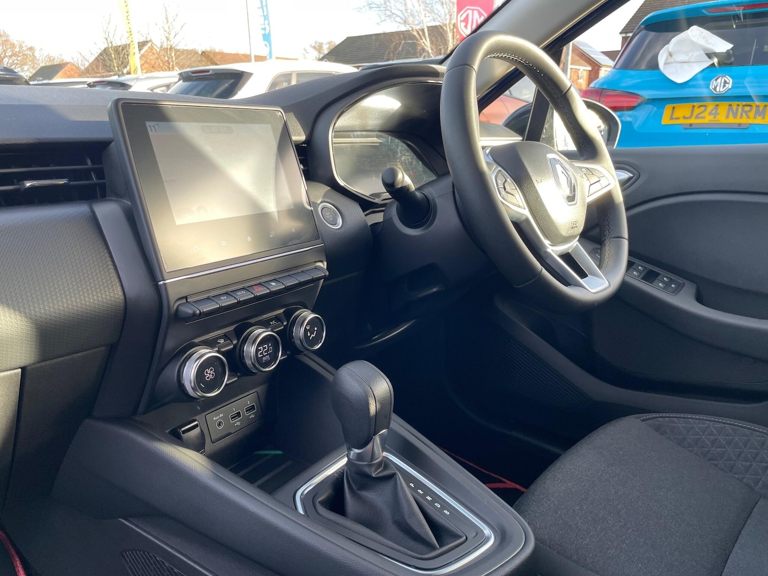 Used Renault Clio 2023 for sale - 76752698: Photo 51