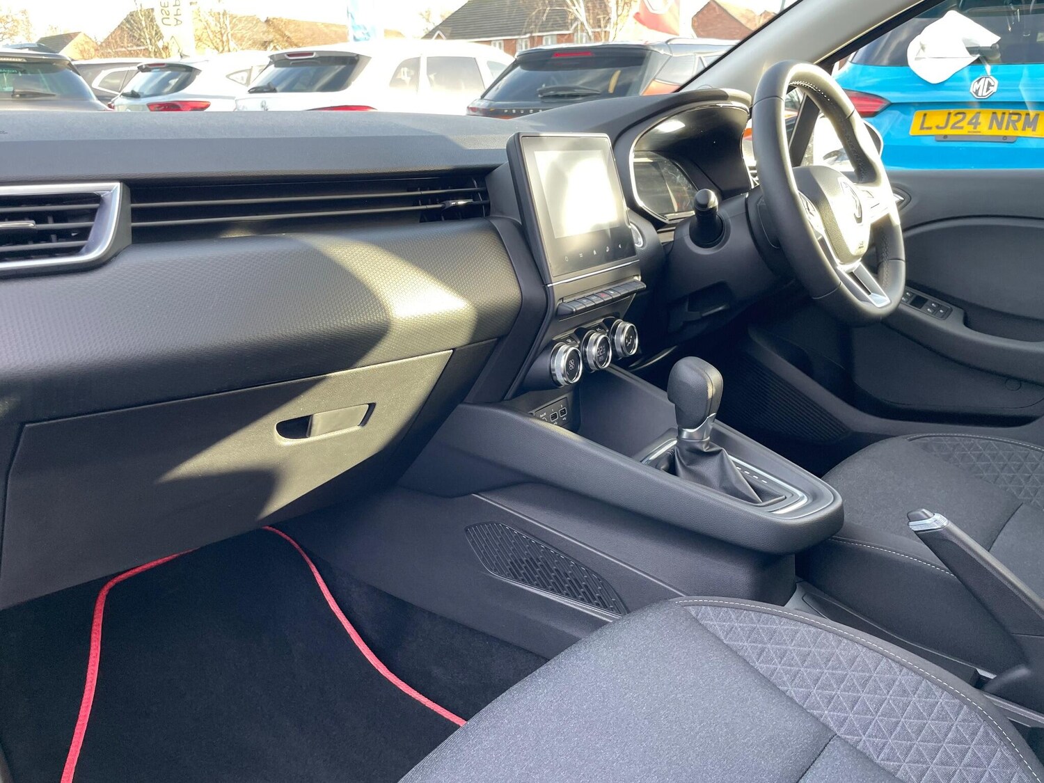 Used Renault Clio 2023 for sale - 76752698: Photo 53