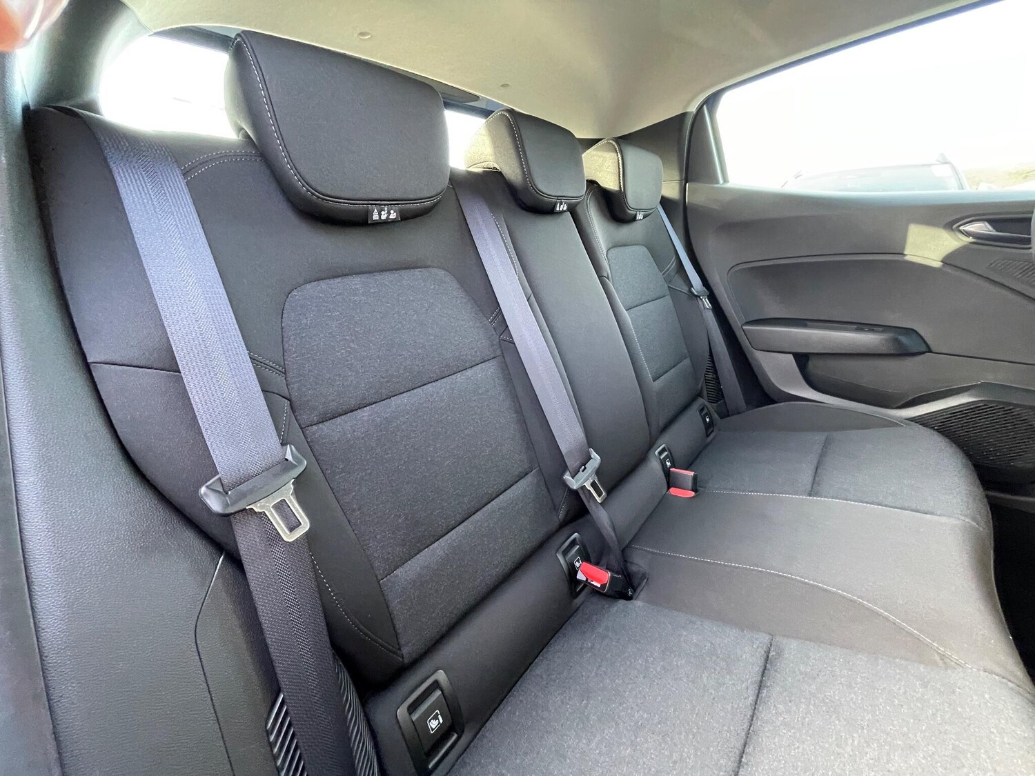 Used Renault Clio 2023 for sale - 76752698: Photo 60