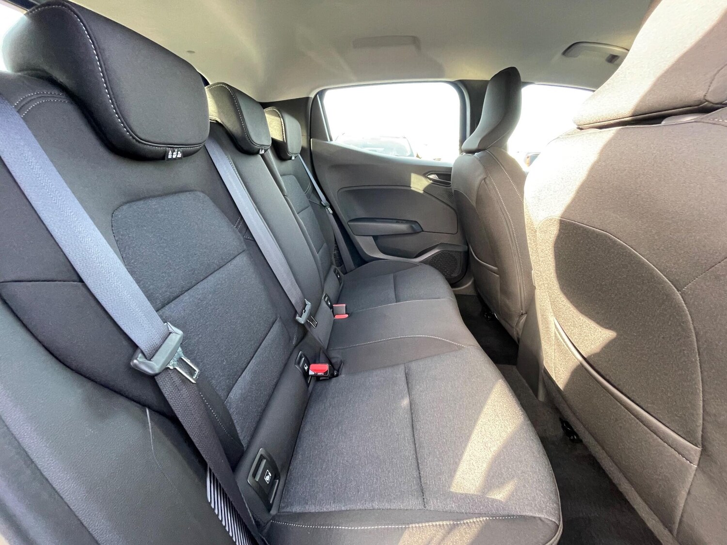 Used Renault Clio 2023 for sale - 76752698: Photo 61