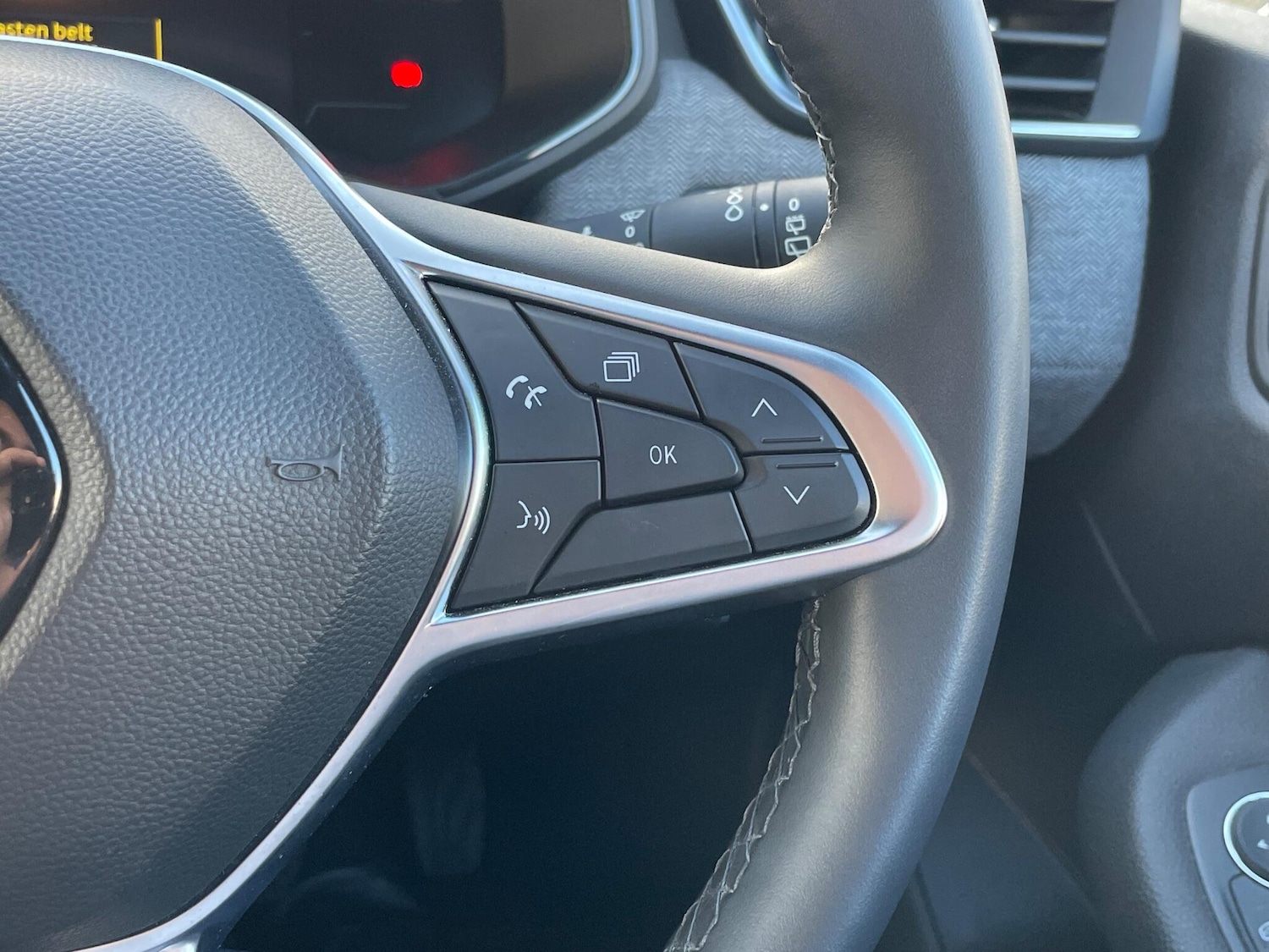 Used Renault Clio 2024 for sale - 77131611: Photo 35