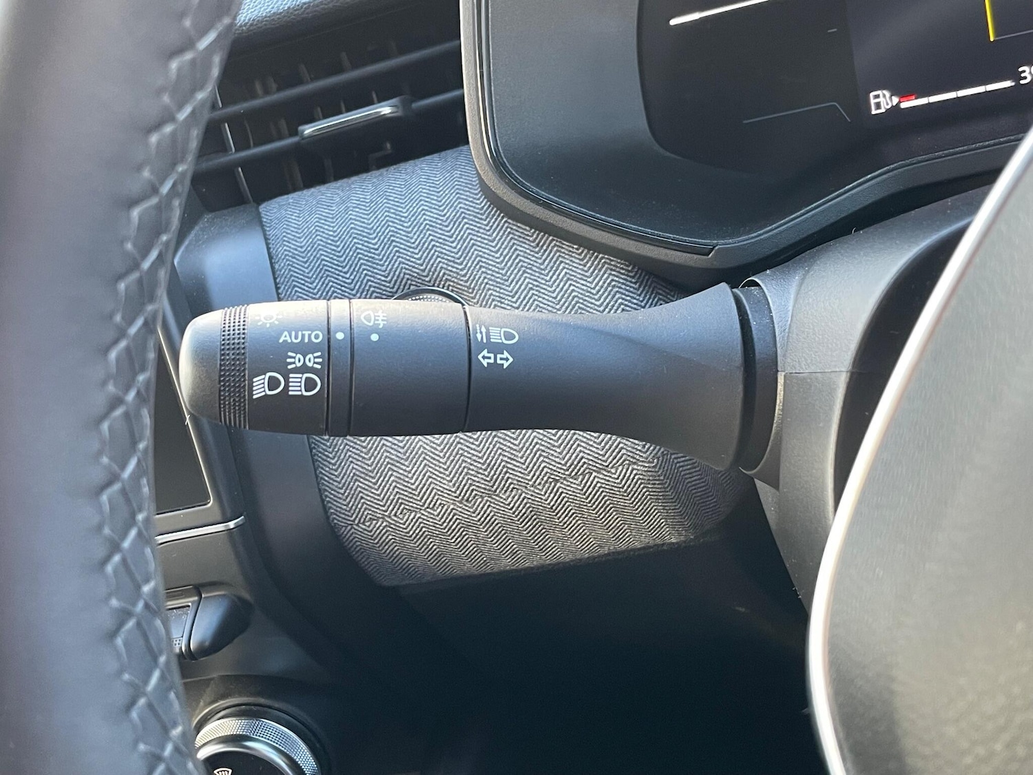 Used Renault Clio 2024 for sale - 77131611: Photo 36