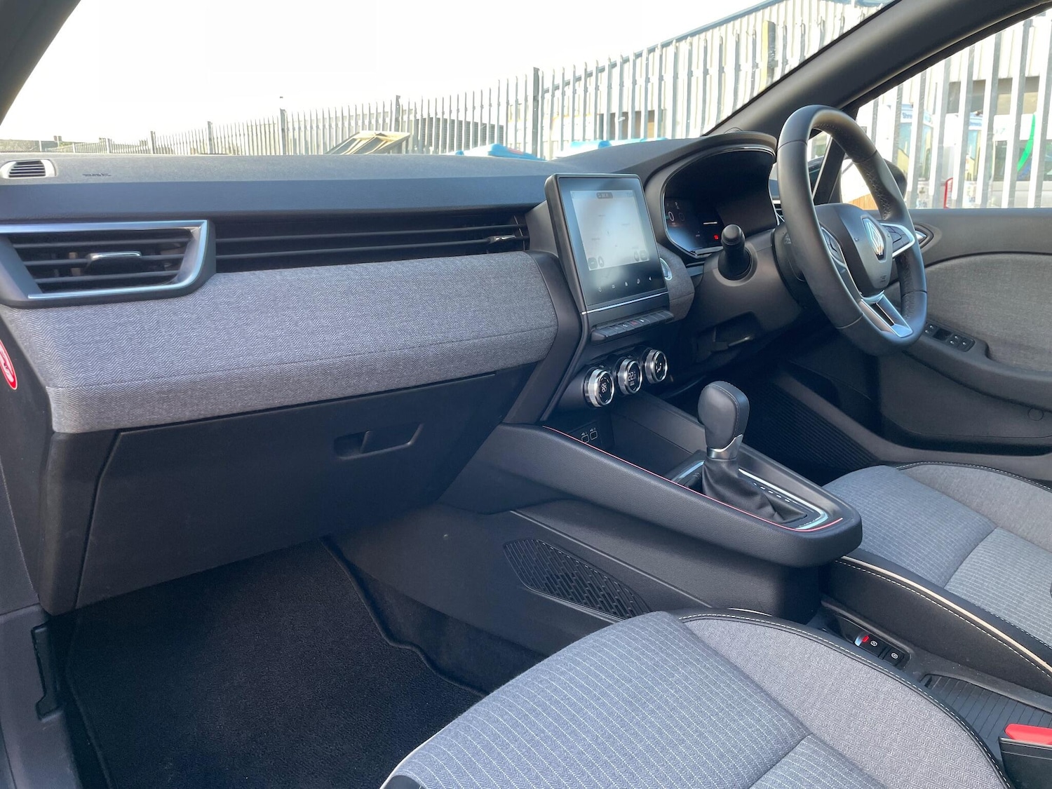 Used Renault Clio 2024 for sale - 77131611: Photo 50