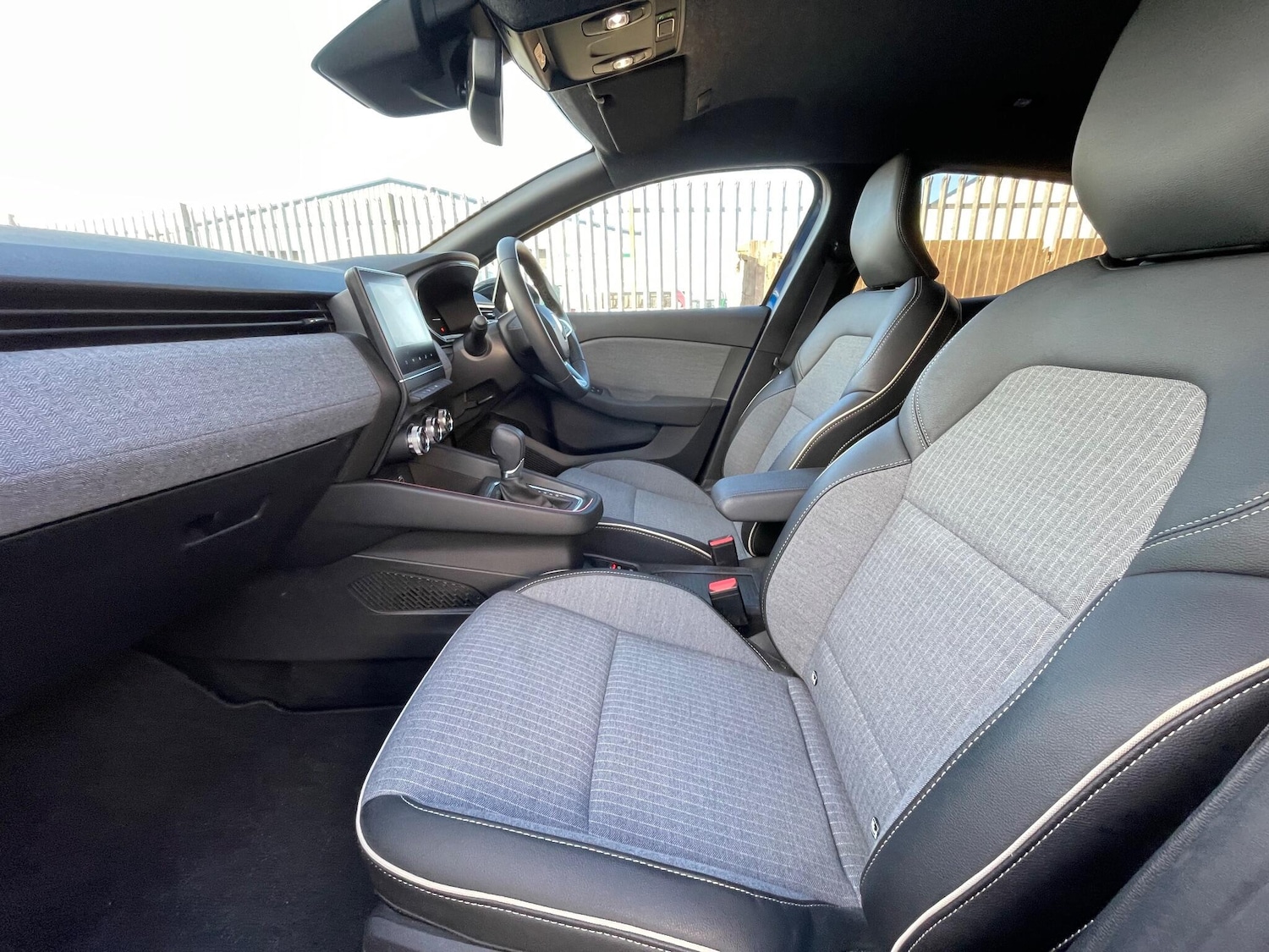 Used Renault Clio 2024 for sale - 77131611: Photo 51