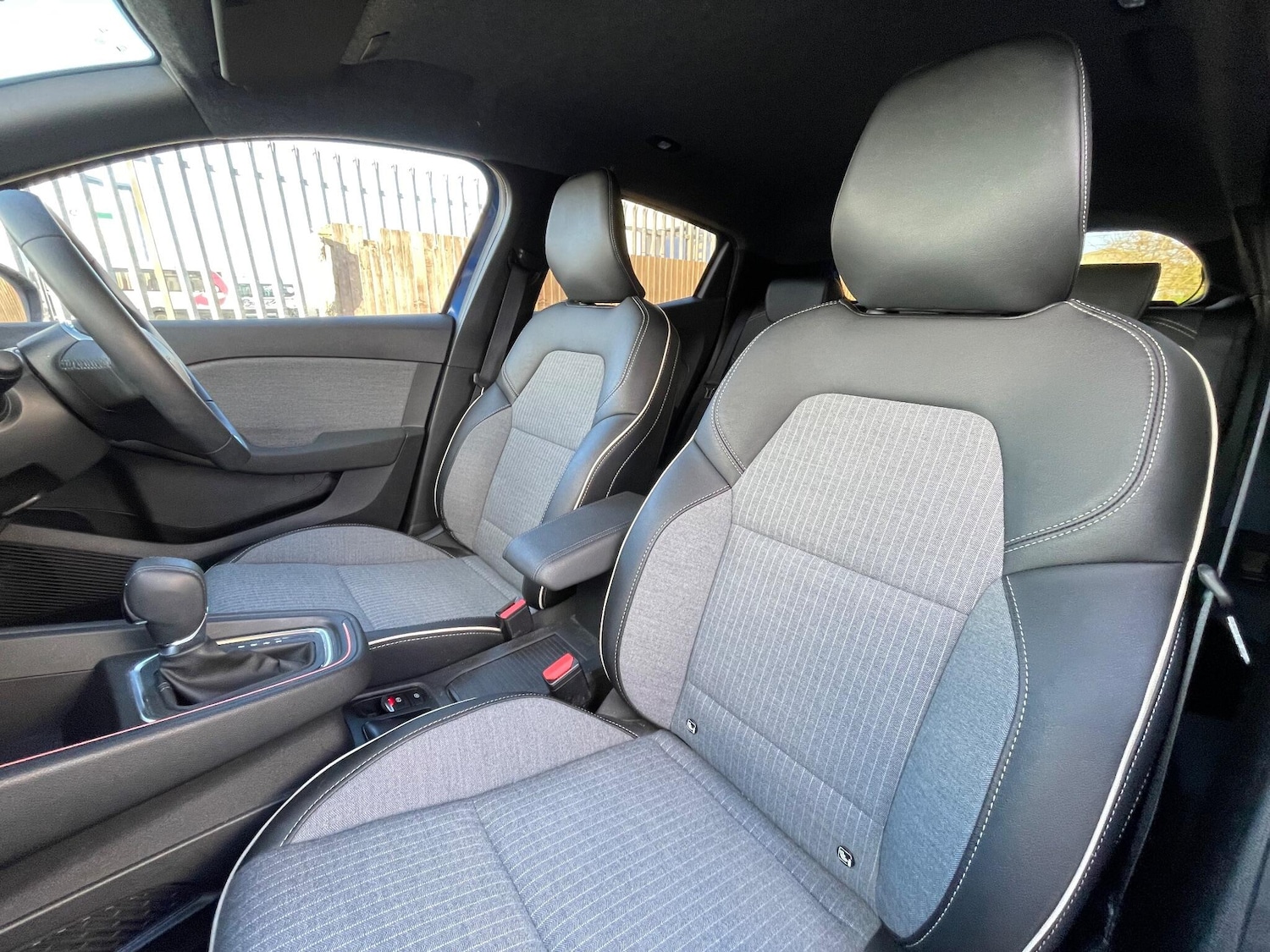 Used Renault Clio 2024 for sale - 77131611: Photo 52