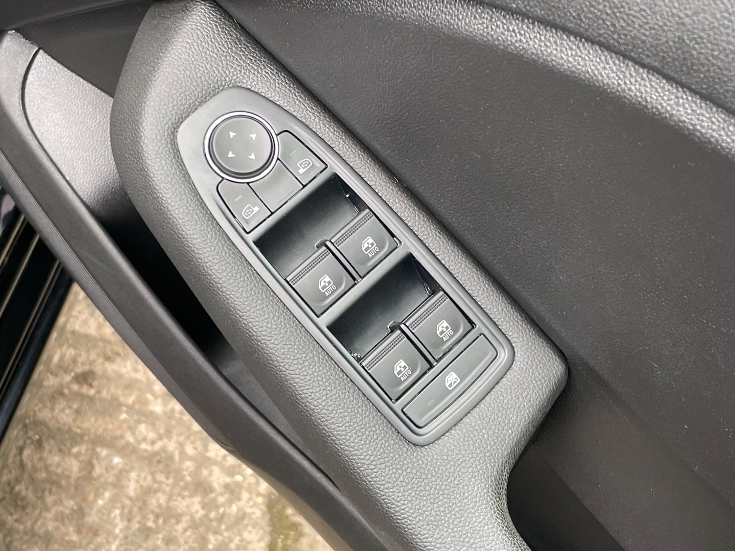 Used Renault Clio for sale - 77597863: Photo 32