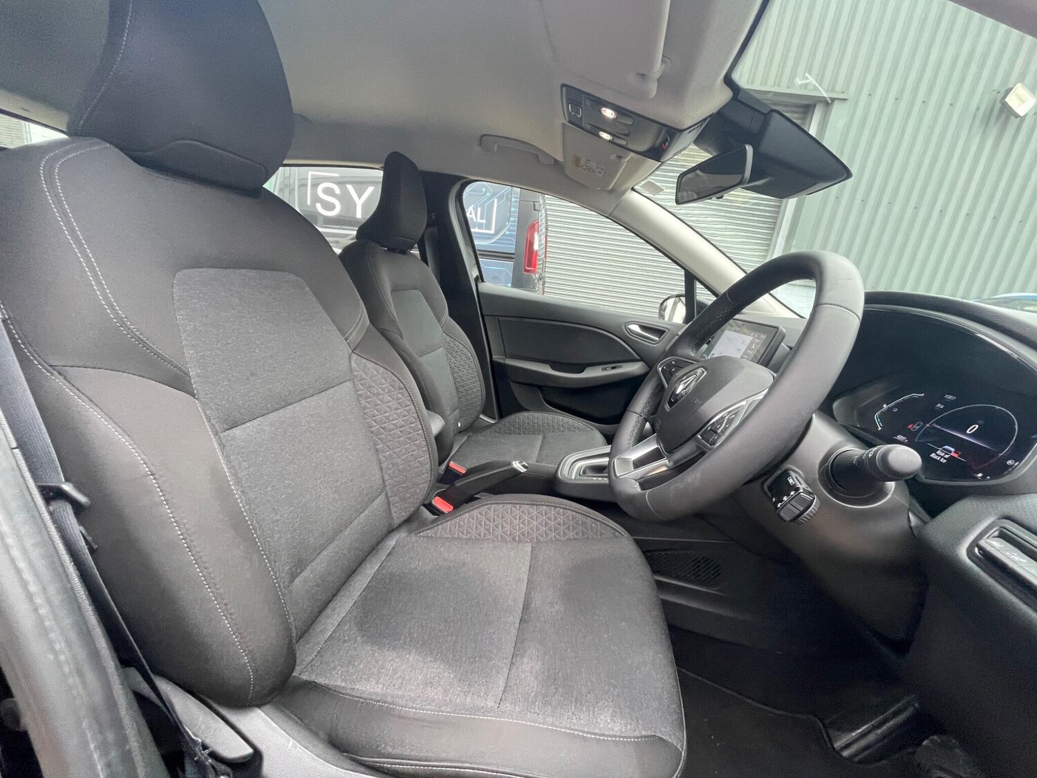 Used Renault Clio for sale - 77597863: Photo 34