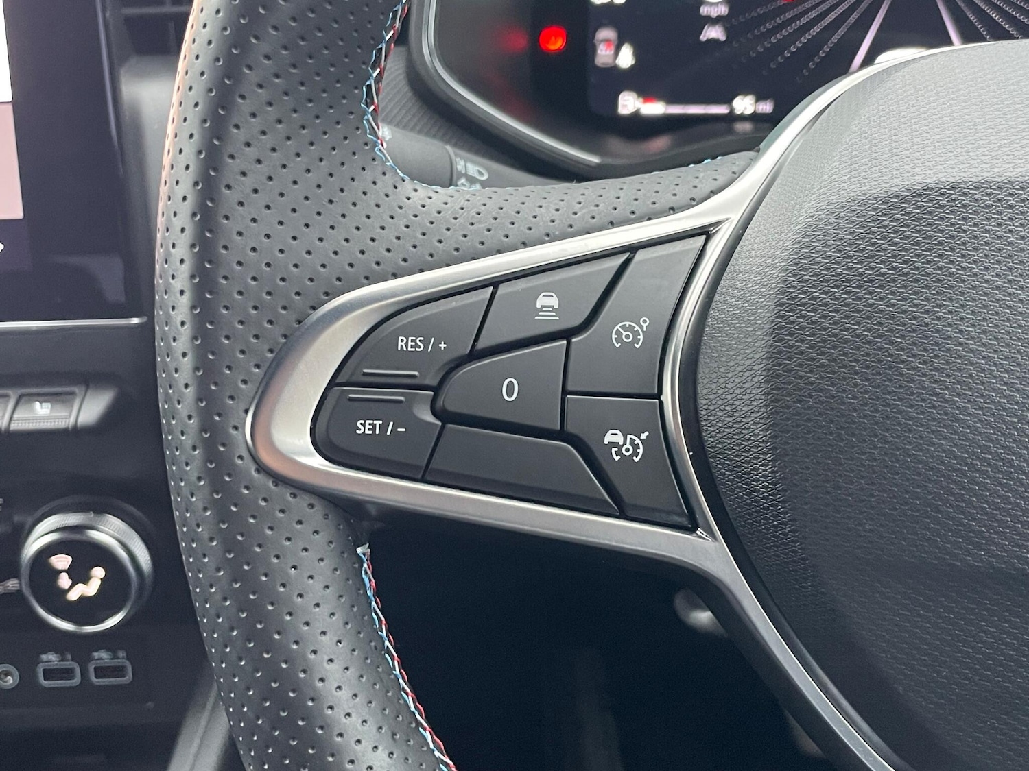 Used Renault Clio 2024 for sale - 76512349: Photo 43