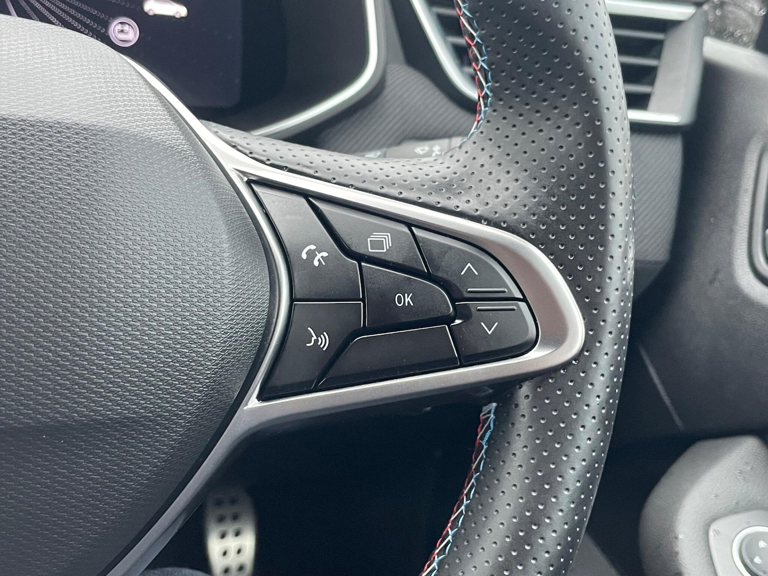 Used Renault Clio 2024 for sale - 76512349: Photo 45